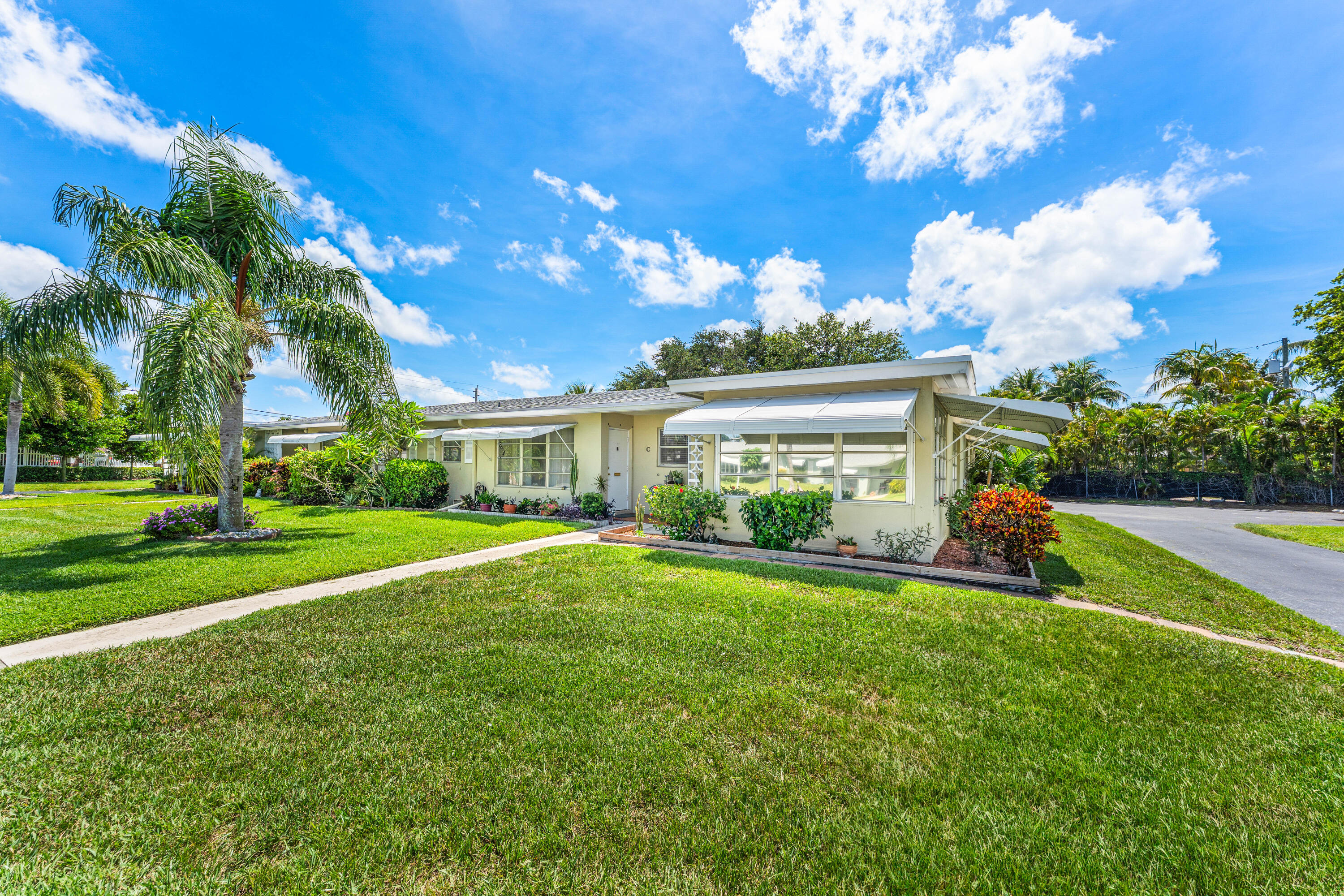 HIGH POINT OF DELRAY BEACH CONDO SEC I - Residential