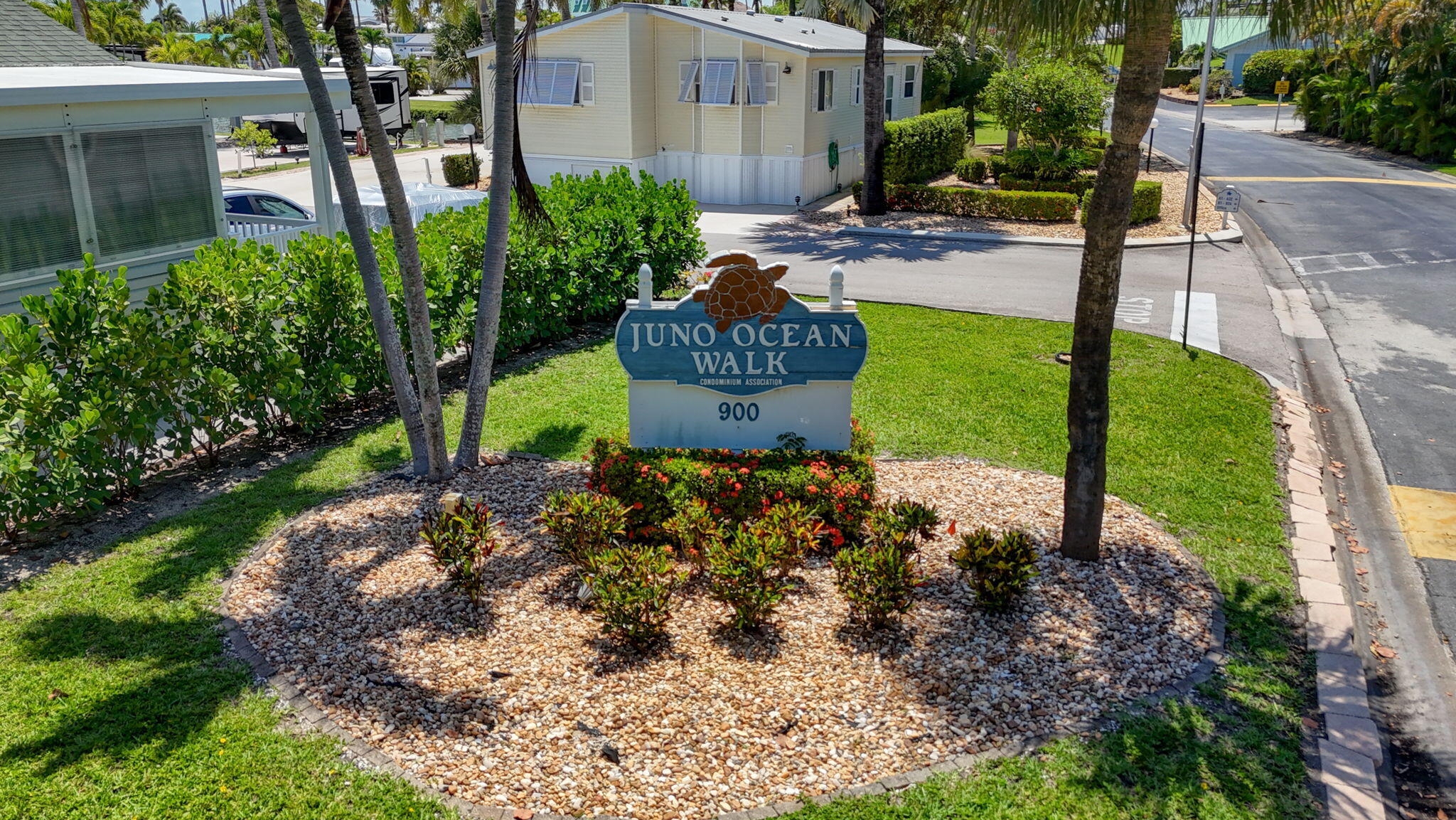YOGI-BY-THE-SEA CONDO - Land