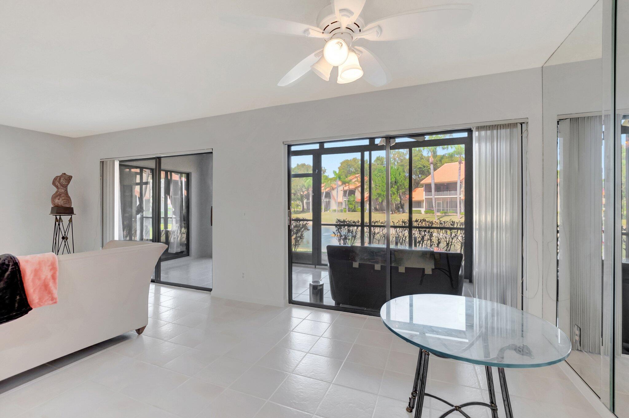 COACH HOUSES OF TOWN PLACE CONDO - Residential