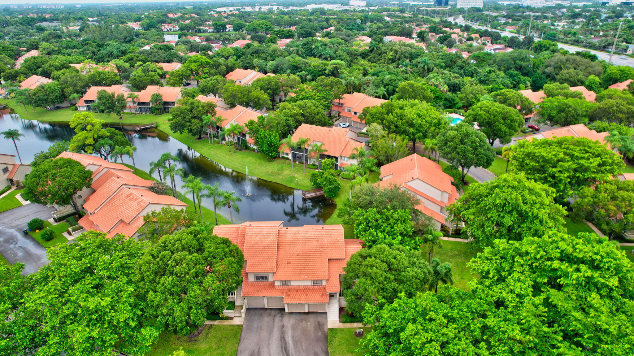 COACH HOUSES OF TOWN PLACE CONDO - Residential