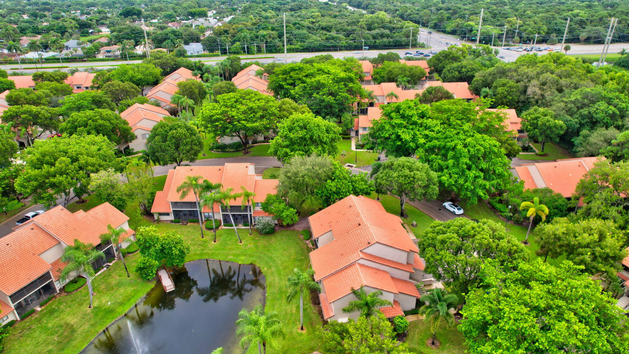 COACH HOUSES OF TOWN PLACE CONDO - Residential