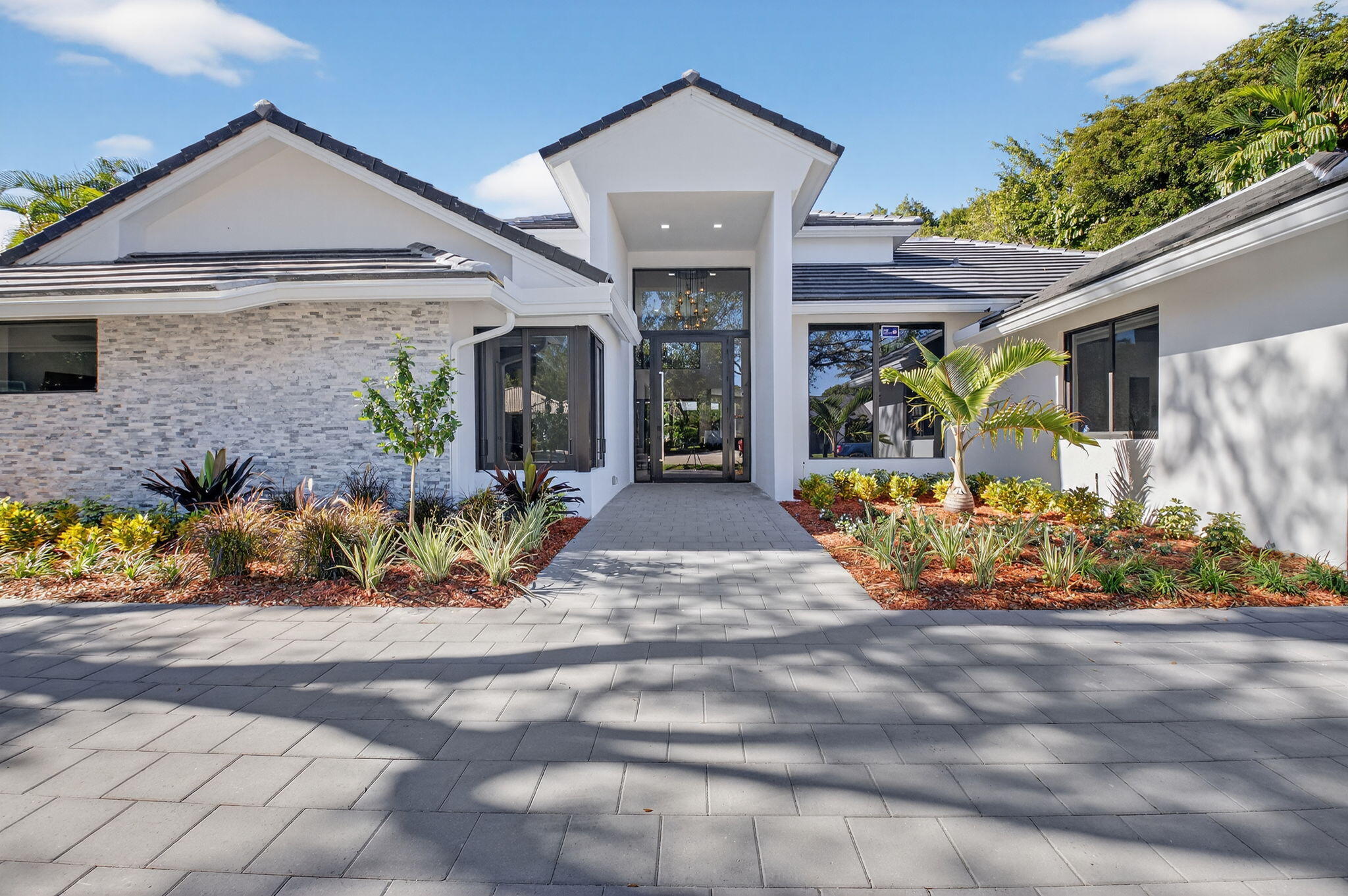 WOODFIELD COUNTRY CLUB - Residential