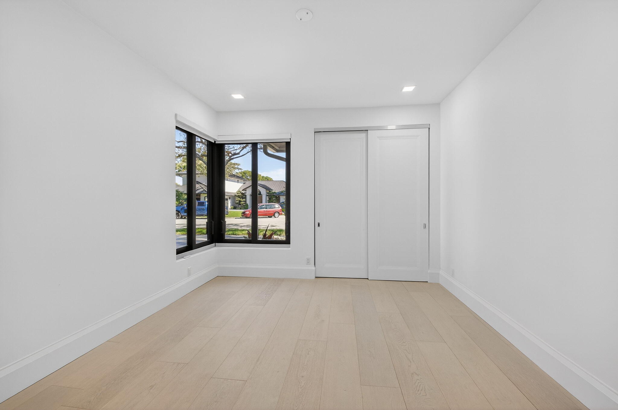 WOODFIELD COUNTRY CLUB - Residential