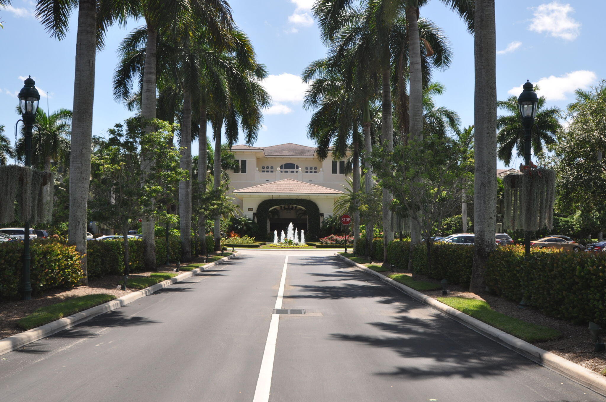 WOODFIELD COUNTRY CLUB - Residential