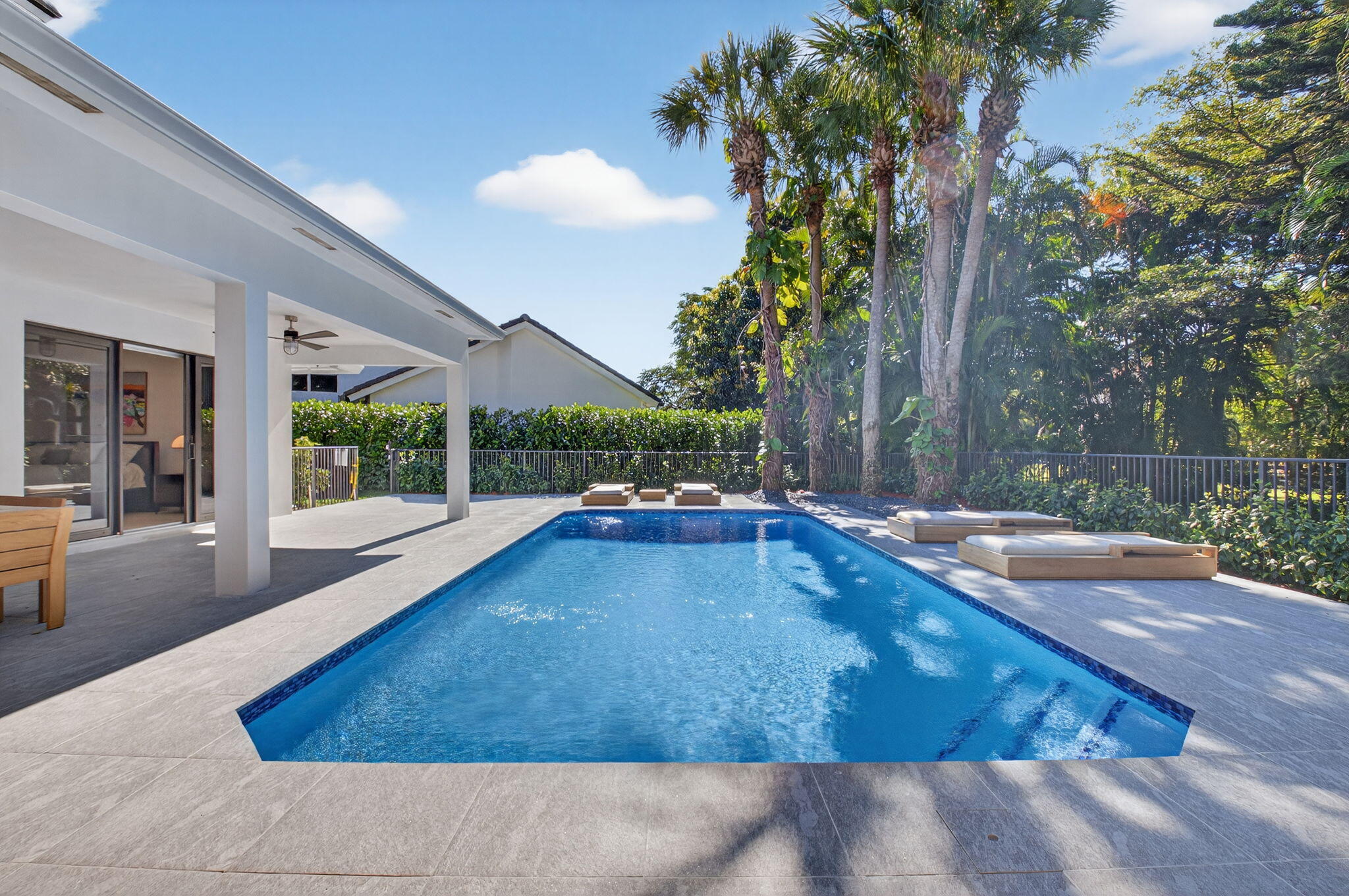 WOODFIELD COUNTRY CLUB - Residential