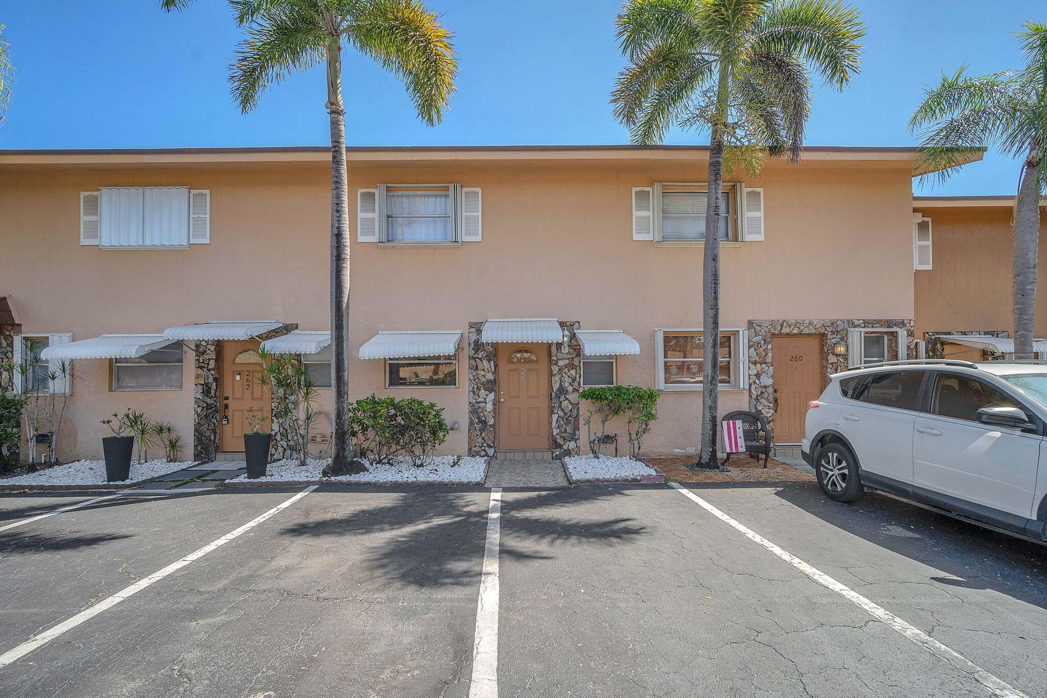 TOWNHOUSE EAST 1 CONDO - Residential