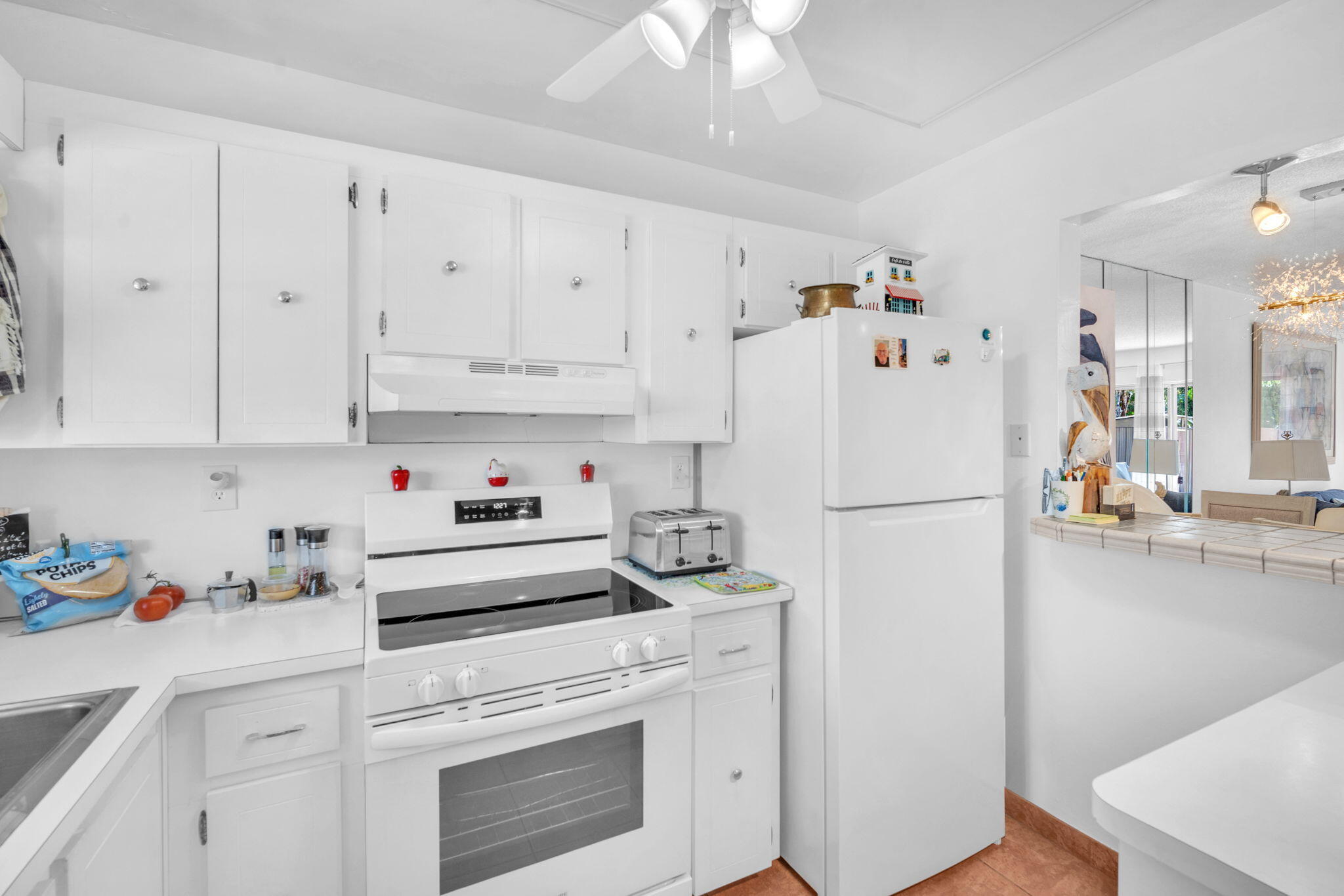 TOWNHOUSE EAST 1 CONDO - Residential