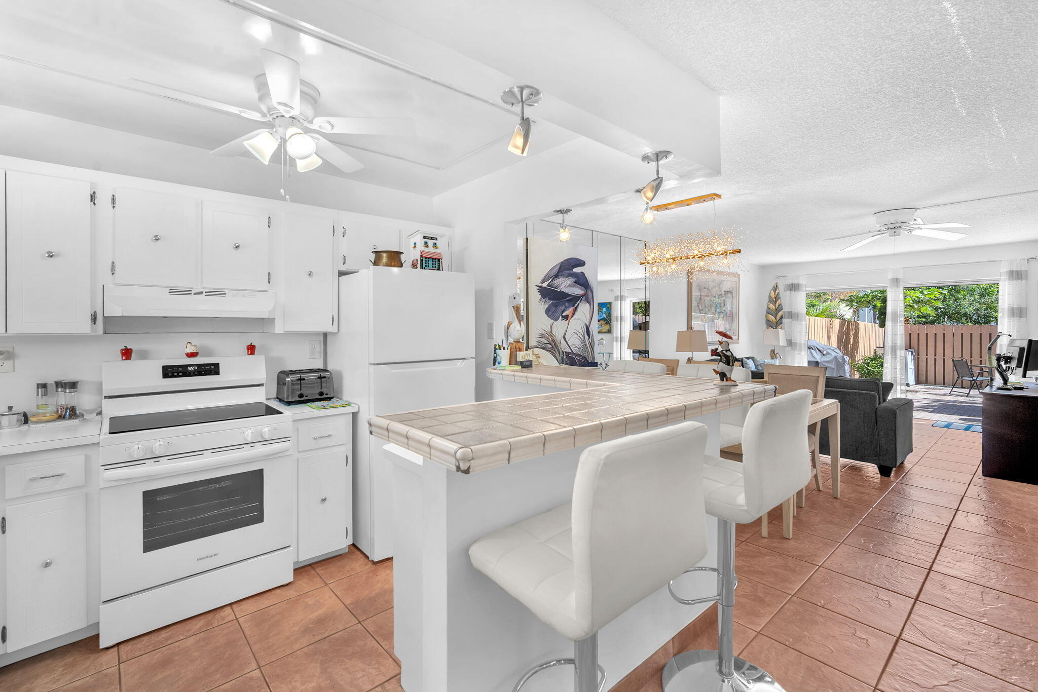 TOWNHOUSE EAST 1 CONDO - Residential