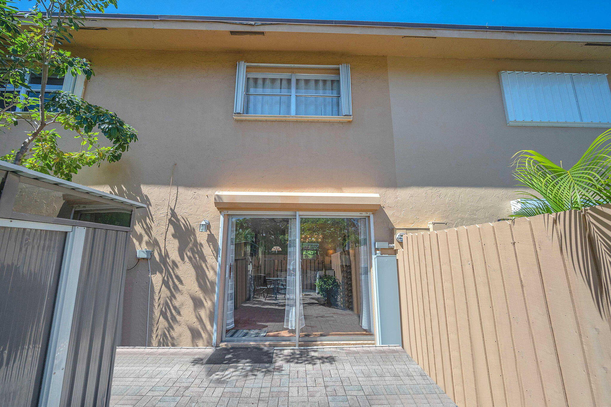TOWNHOUSE EAST 1 CONDO - Residential