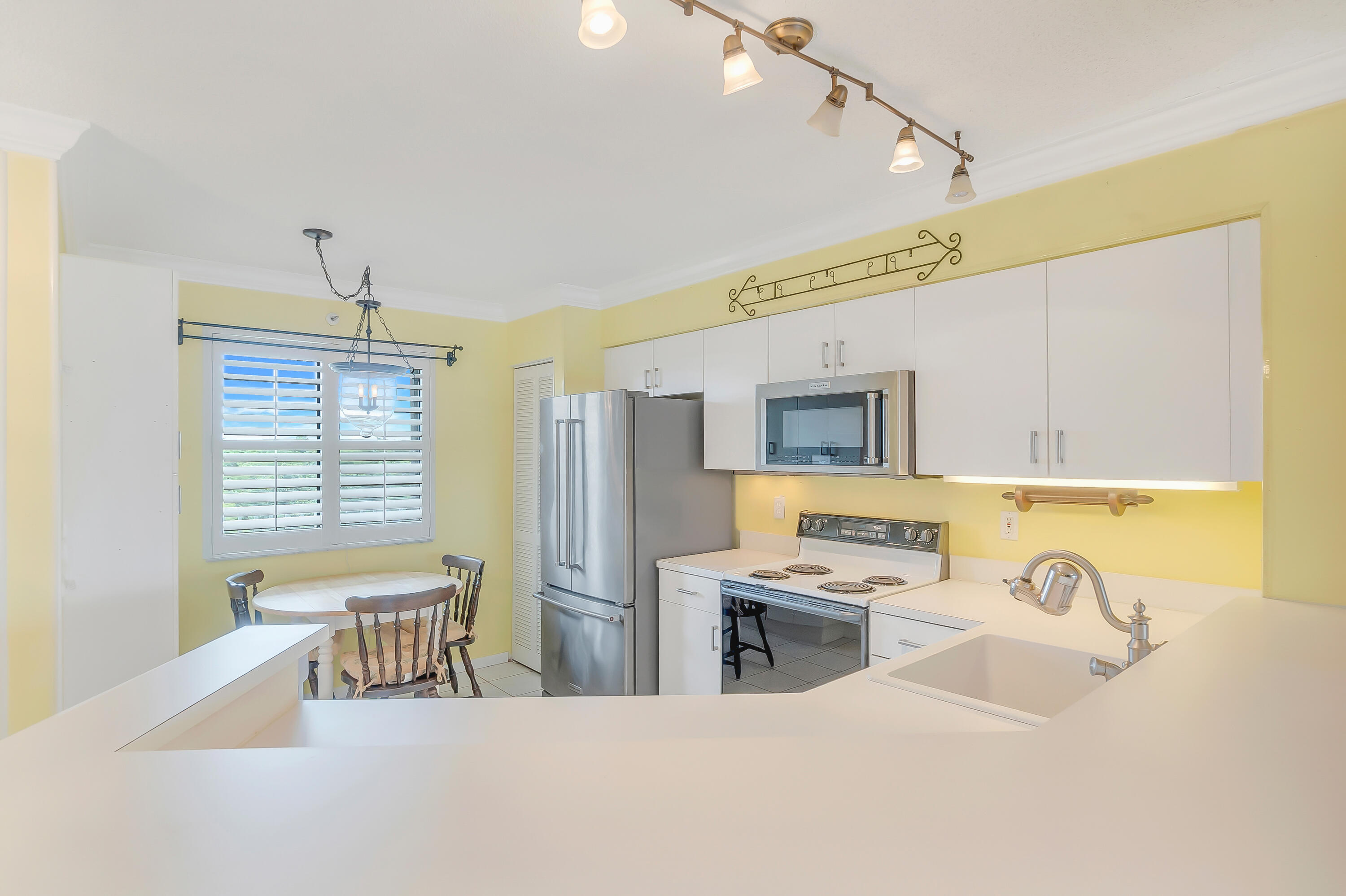 CYPRESS BEND CONDOMINIUM VII - Residential