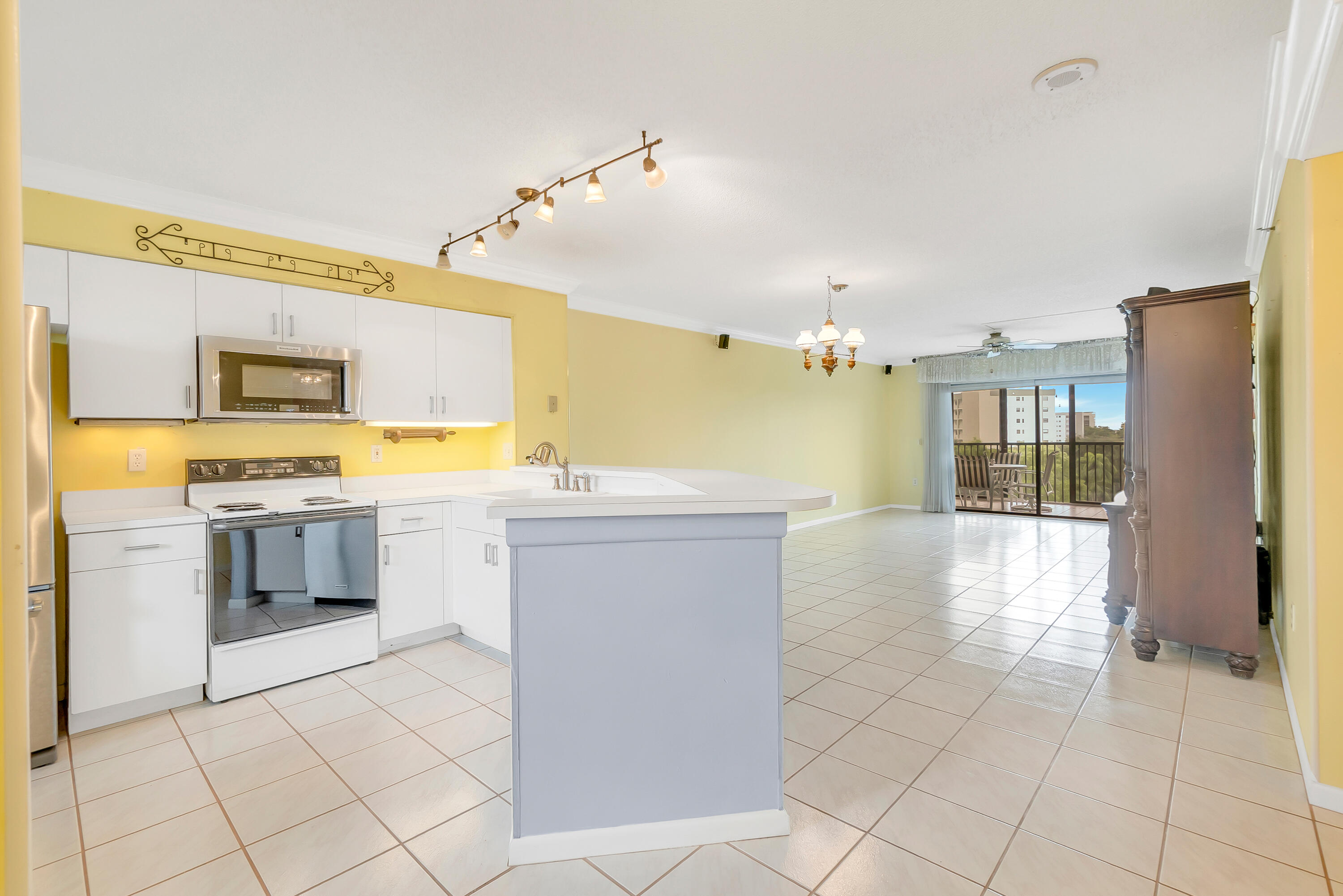 CYPRESS BEND CONDOMINIUM VII - Residential