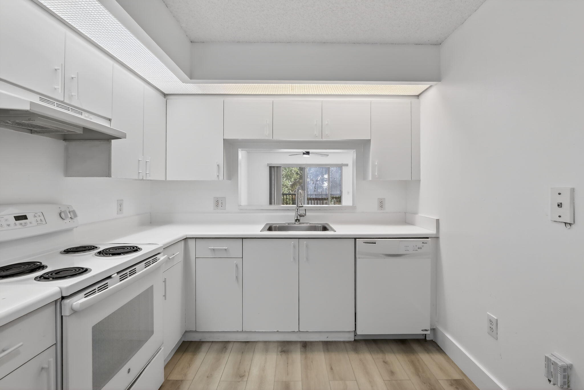 SUFFOLK AT CENTURY VILLAGE - Residential