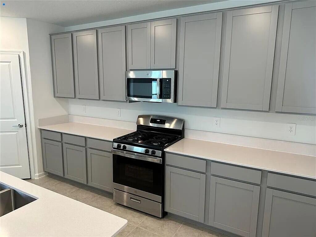 WINDSONG AT LEESBURG  PHASE 2 - Residential Lease