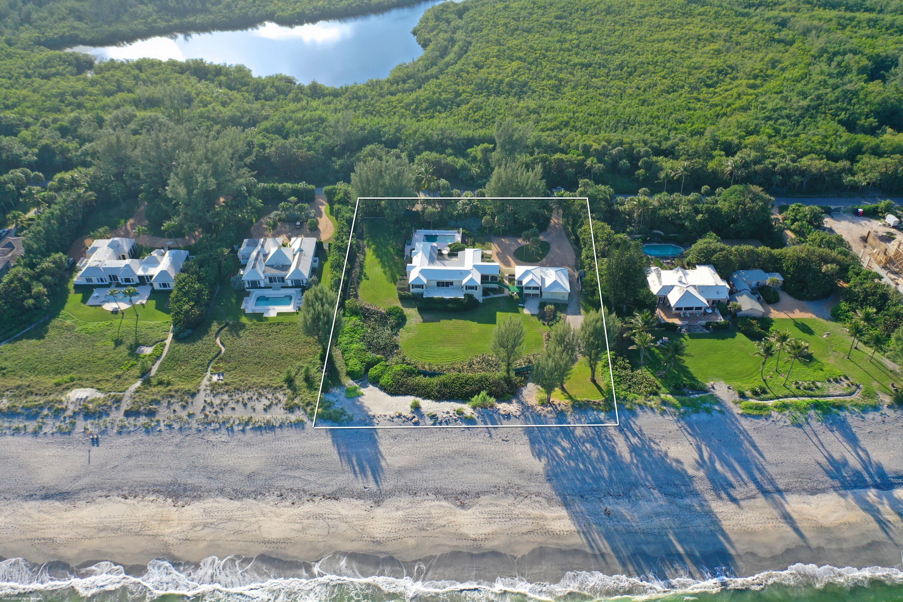 JUPITER ISLAND - Land