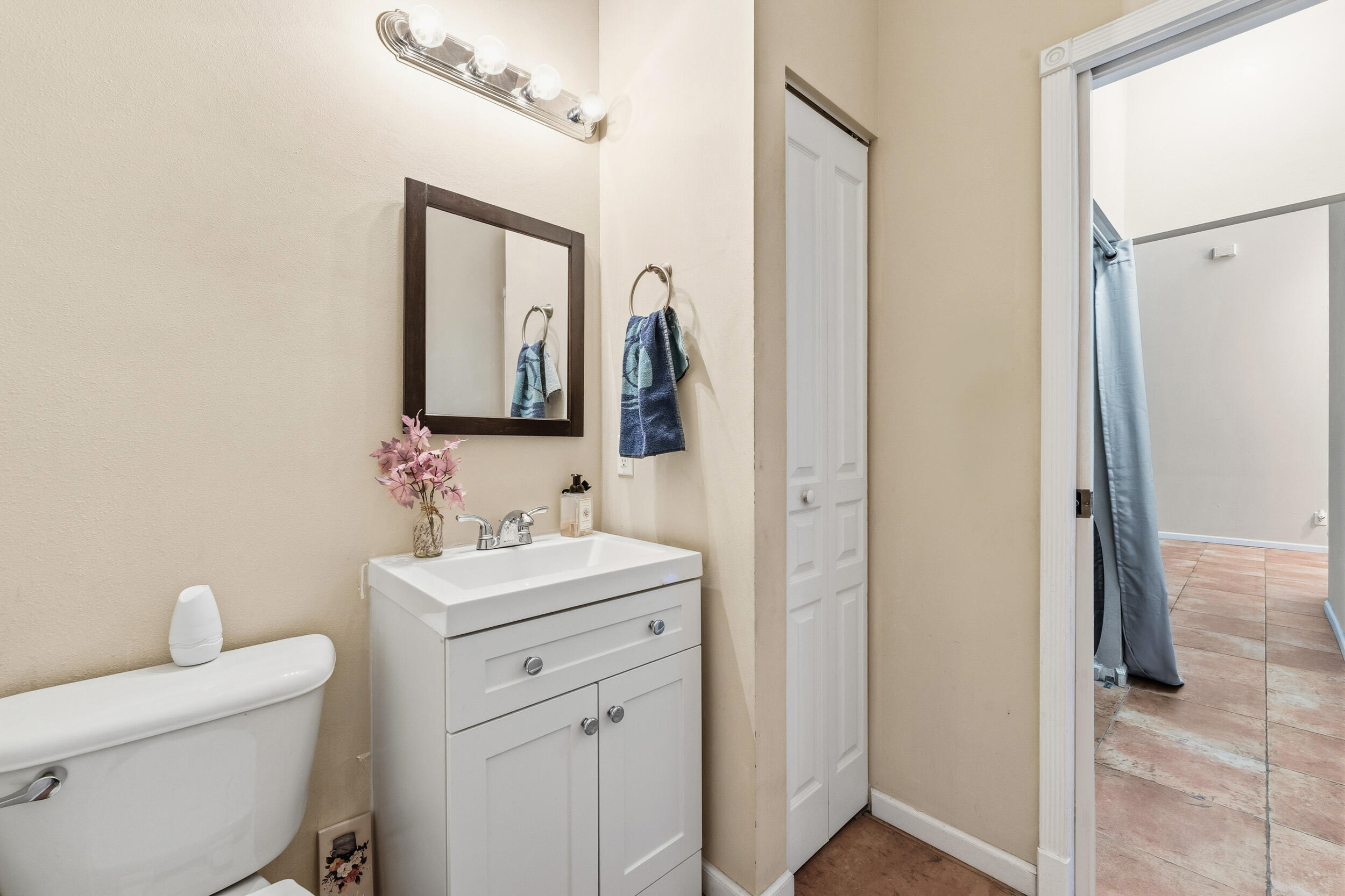 RIVER PLACE ON THE ST LUCIE NO 5 - Residential