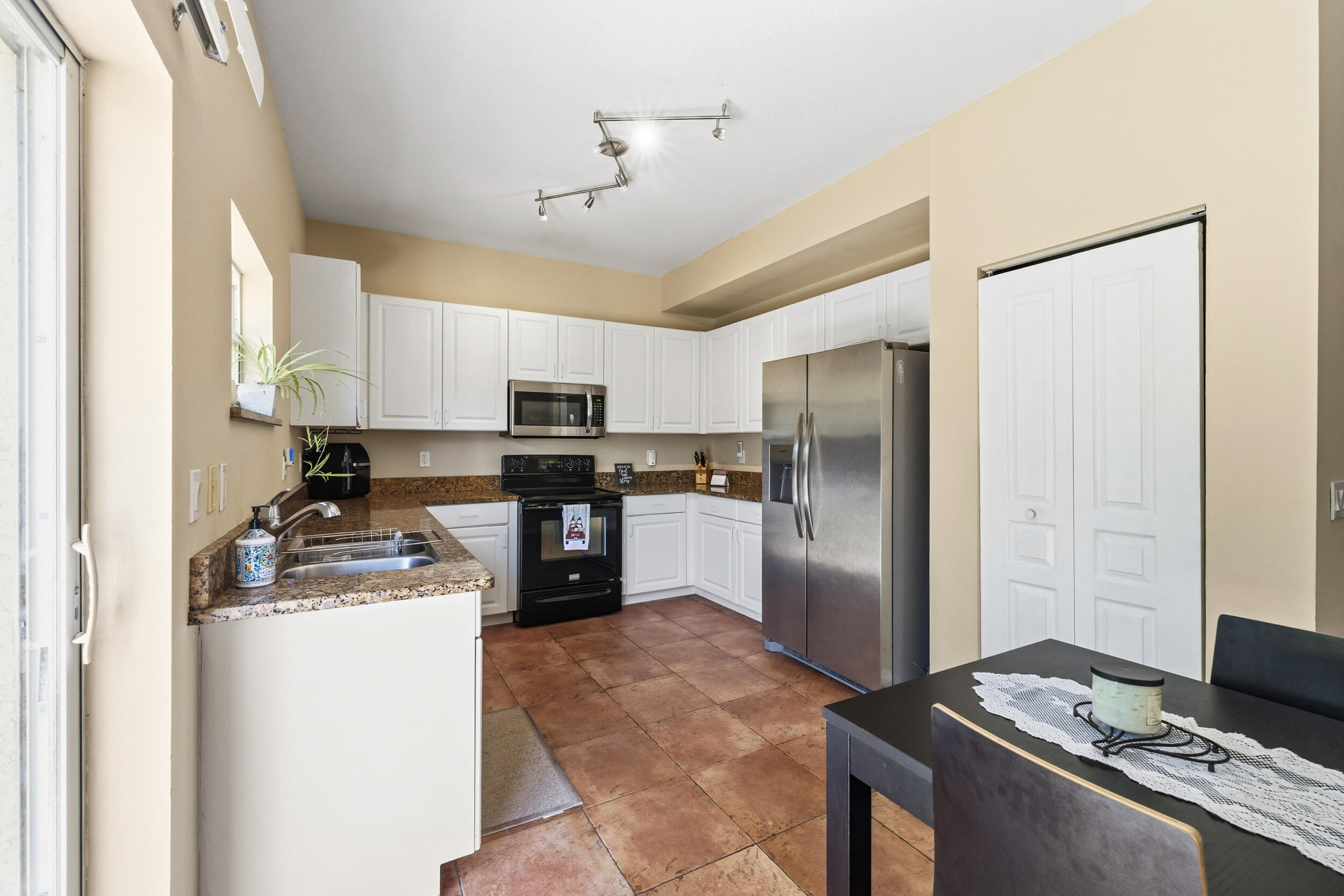 RIVER PLACE ON THE ST LUCIE NO 5 - Residential