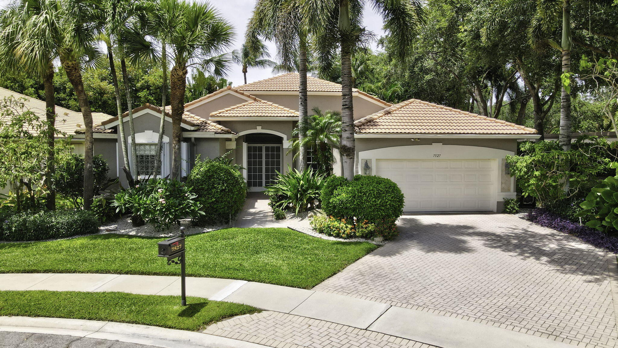 AVALON ESTATES - Residential