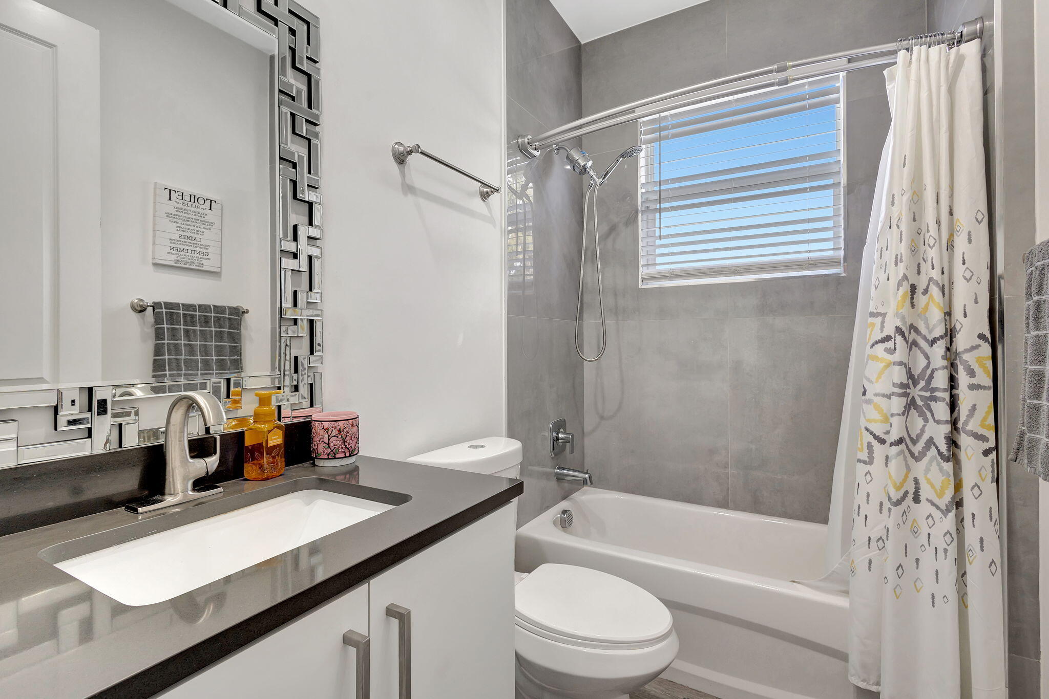 SOUTHERN BOULEVARD PINES - Residential
