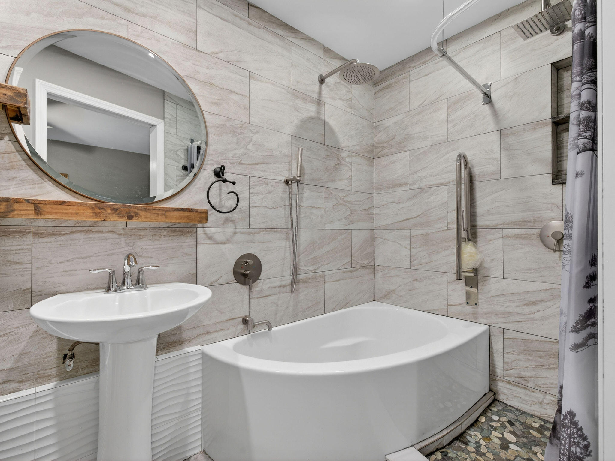 BEACHWAY ESTATES - Residential