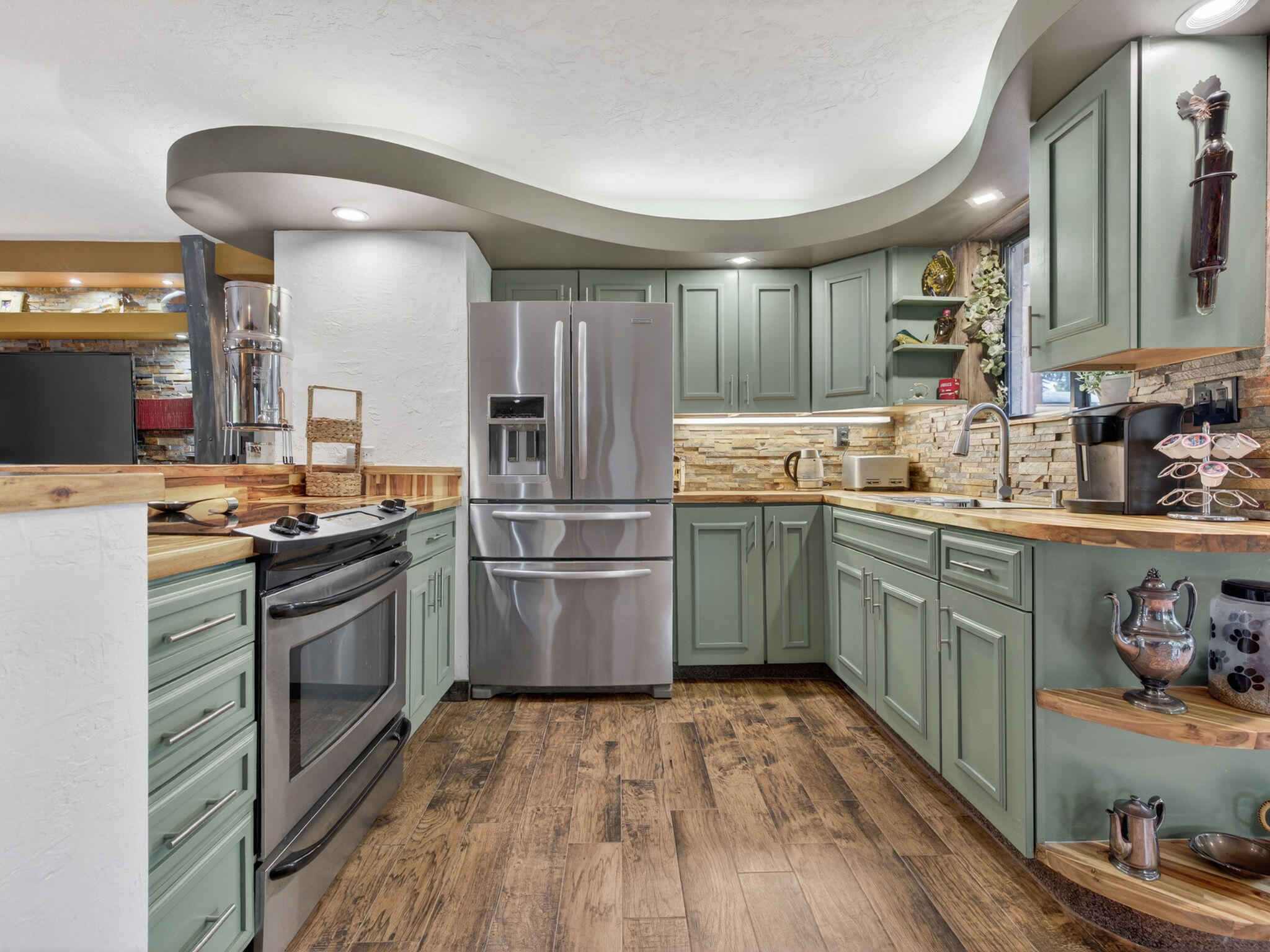 BEACHWAY ESTATES - Residential