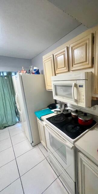 CORAL GARDENS CONDO - Residential