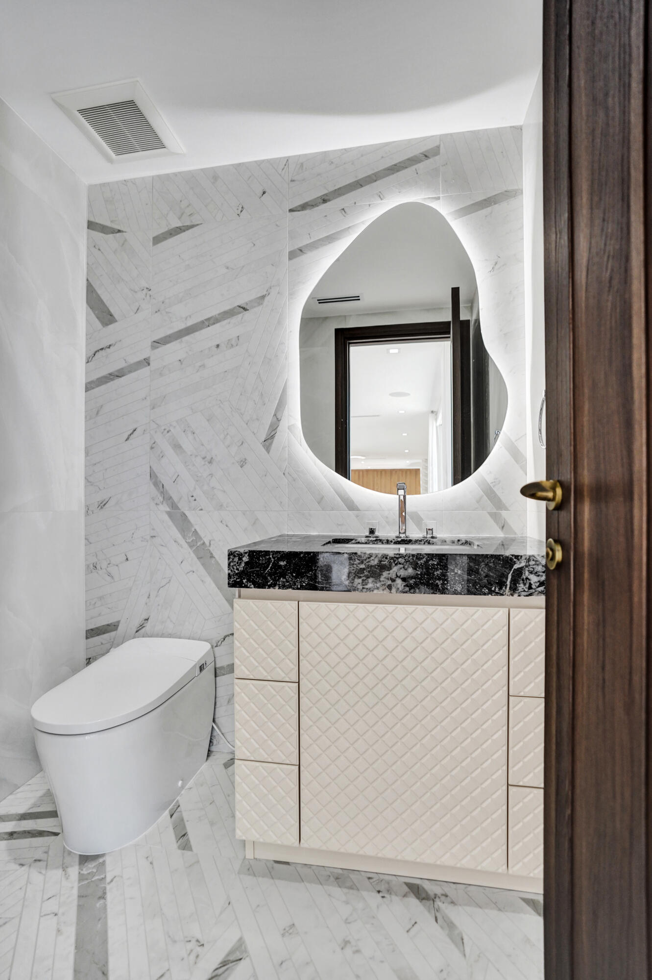 KINGS COURT REPLAT - Residential