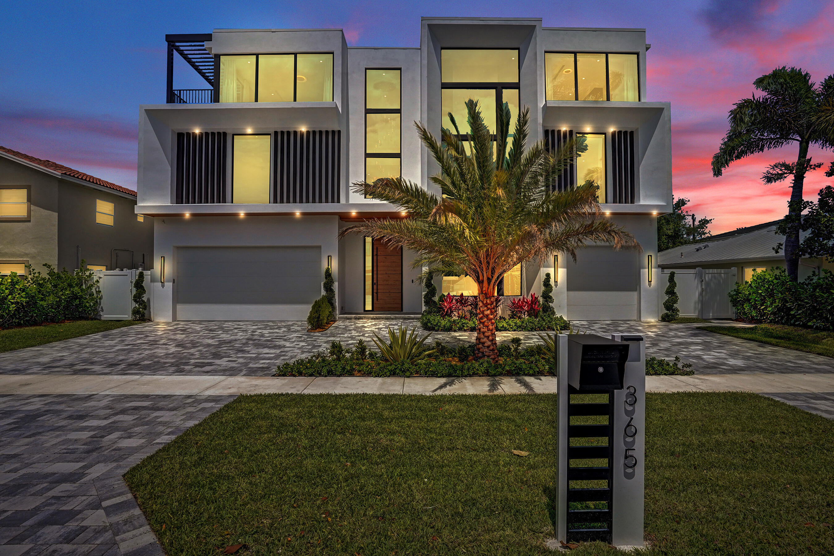 KINGS COURT REPLAT - Residential