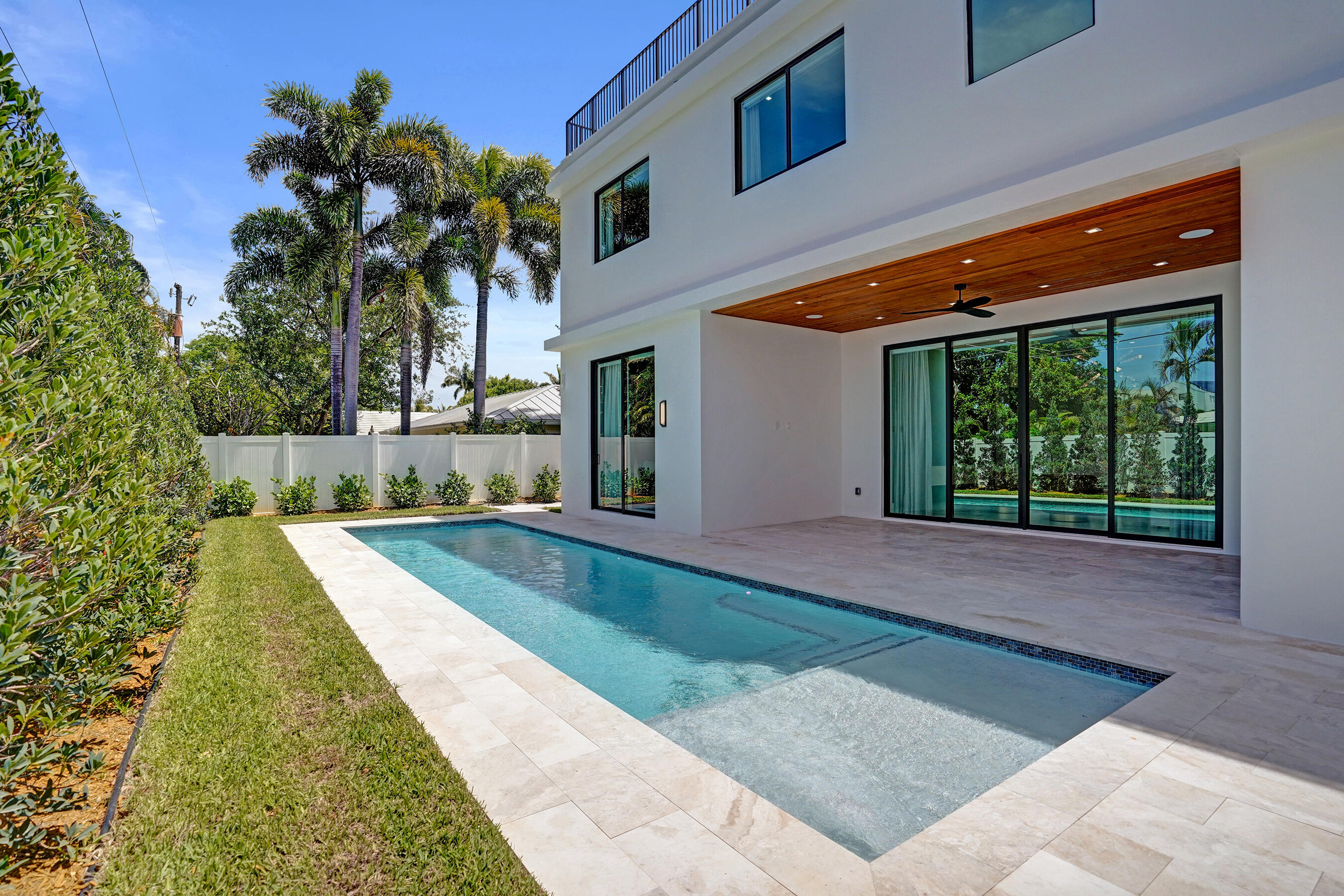 KINGS COURT REPLAT - Residential