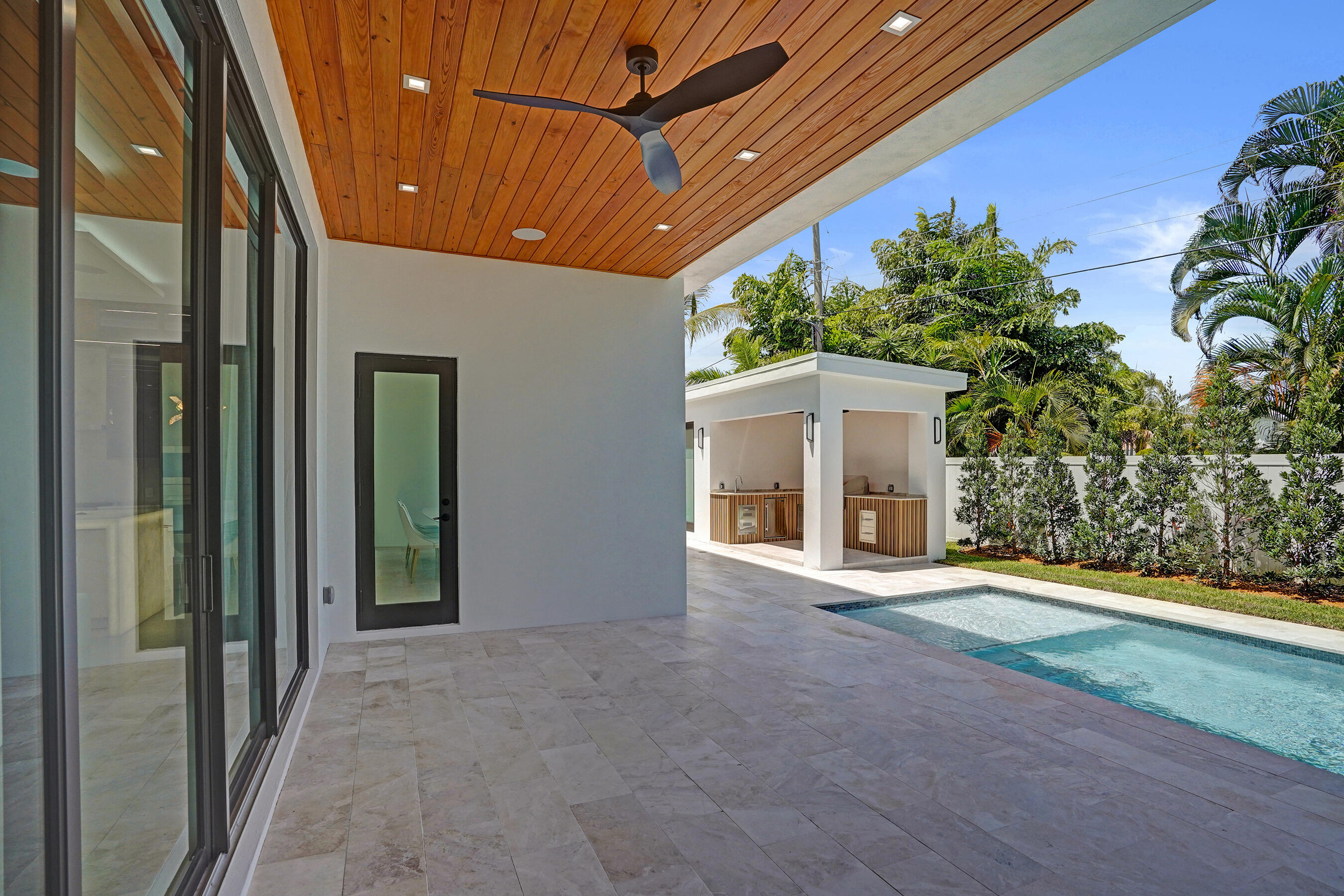 KINGS COURT REPLAT - Residential