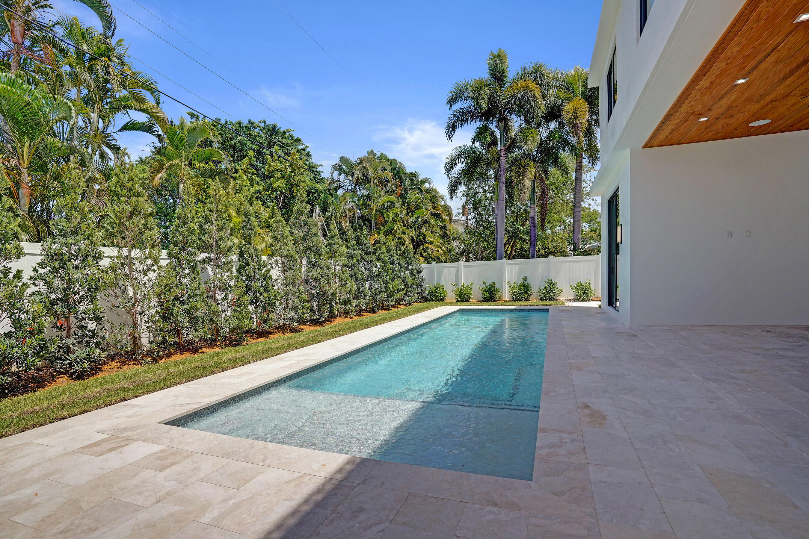 KINGS COURT REPLAT - Residential