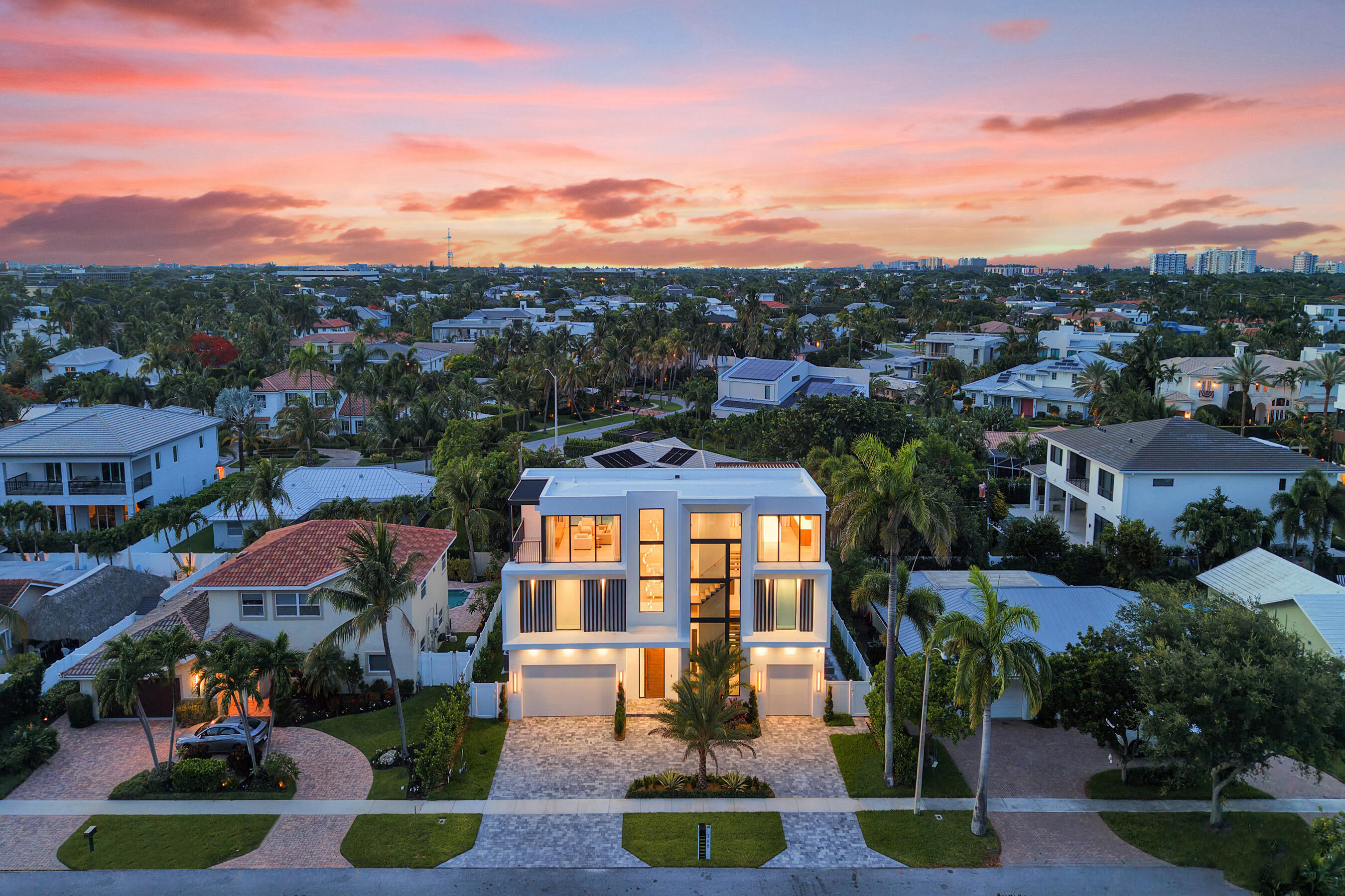 KINGS COURT REPLAT - Residential