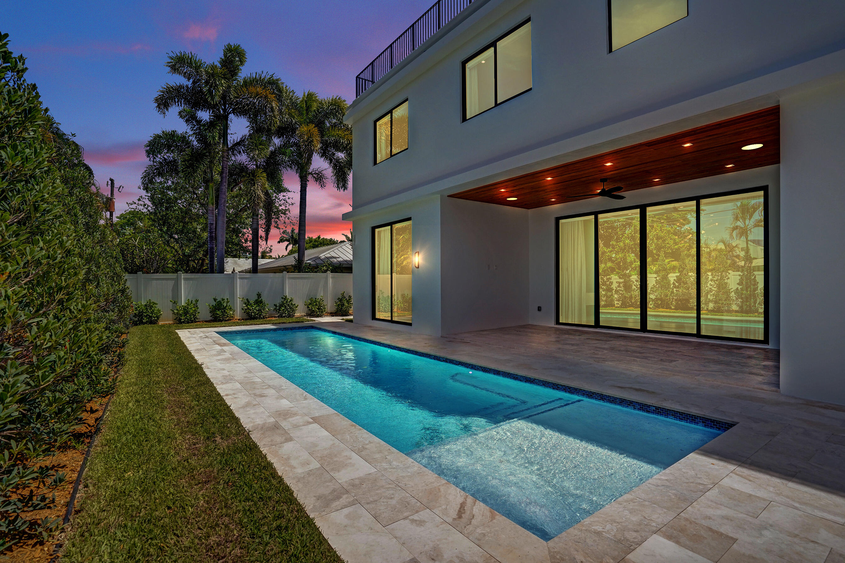 KINGS COURT REPLAT - Residential