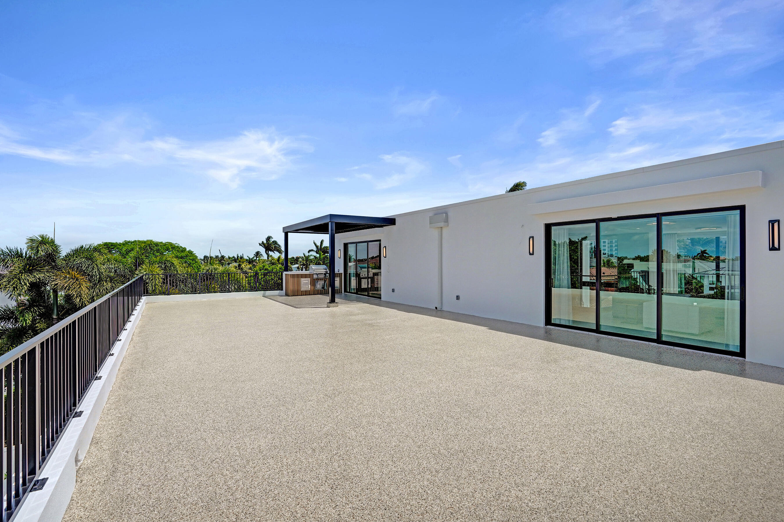 KINGS COURT REPLAT - Residential