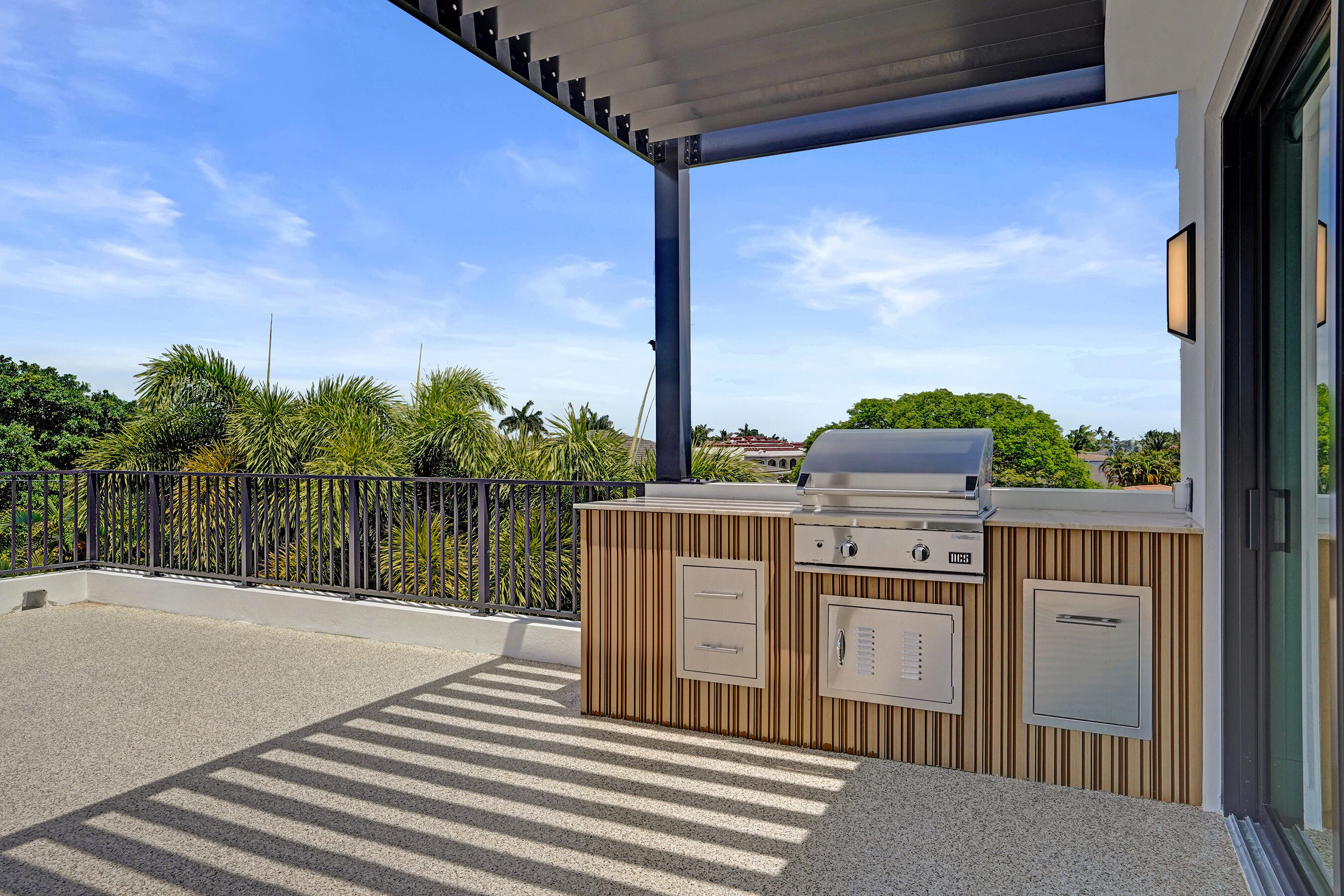 KINGS COURT REPLAT - Residential