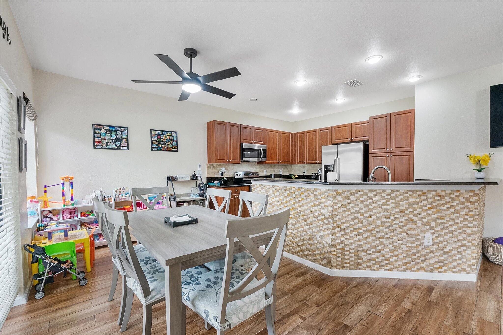 GRAND CYPRESS REPLAT - Residential Lease