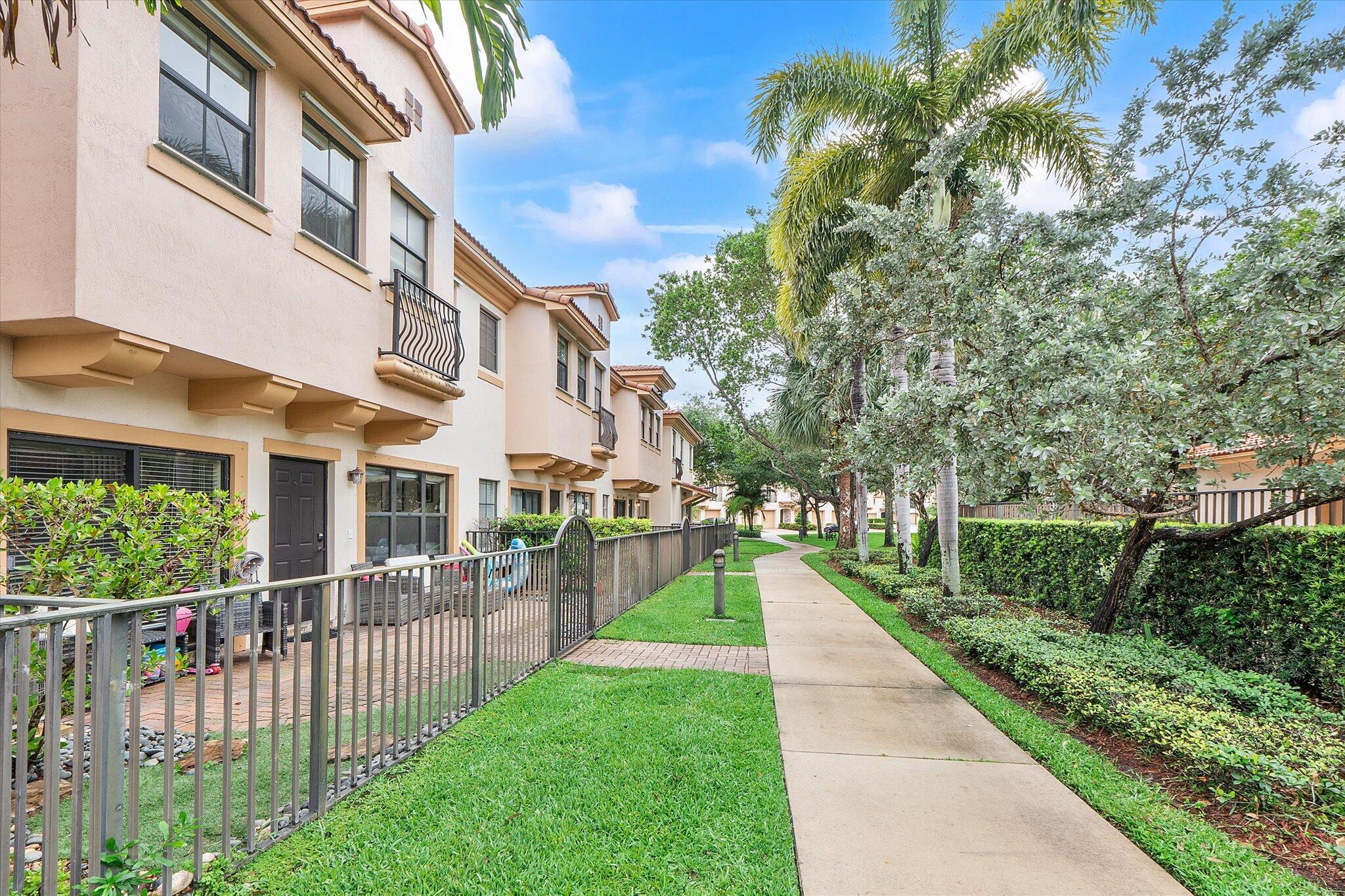 GRAND CYPRESS REPLAT - Residential Lease