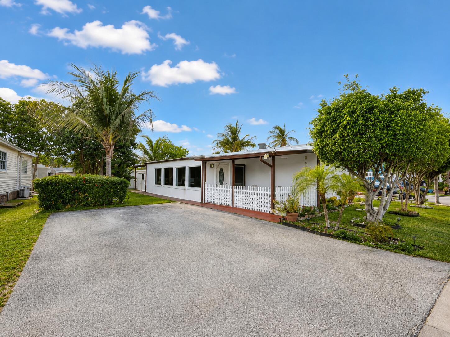HAVEN LAKE PARK - Residential