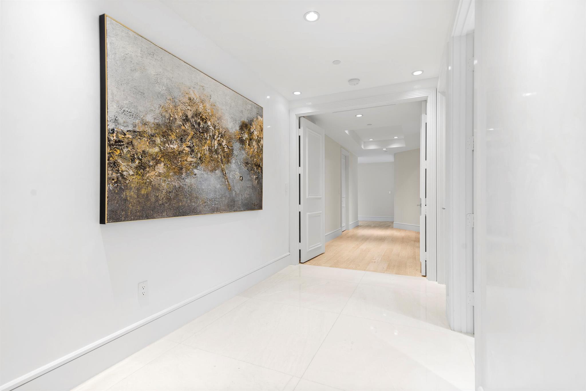 LUXURIA CONDO - Residential