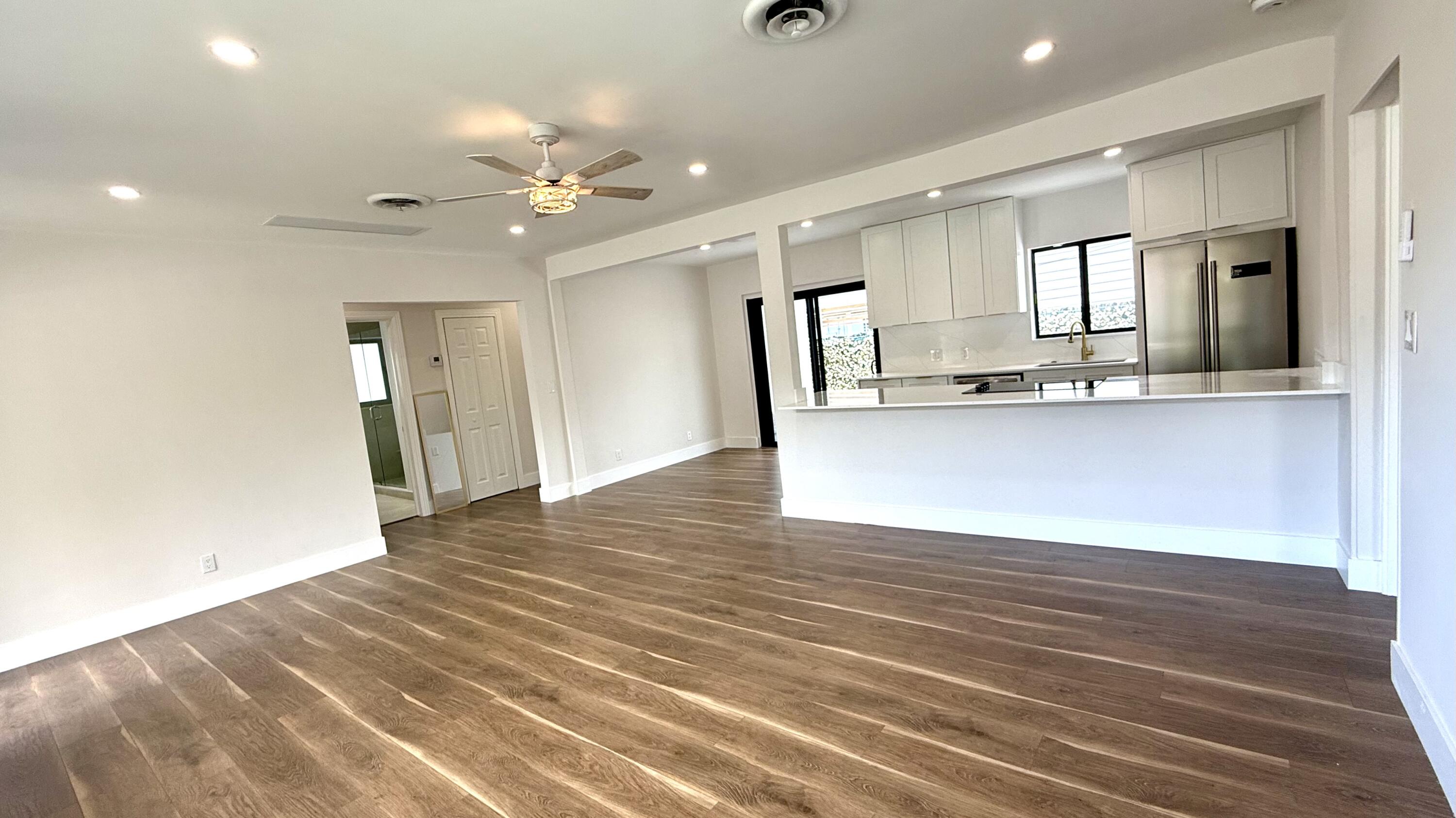 LAKE WORTH TOWN - Residential