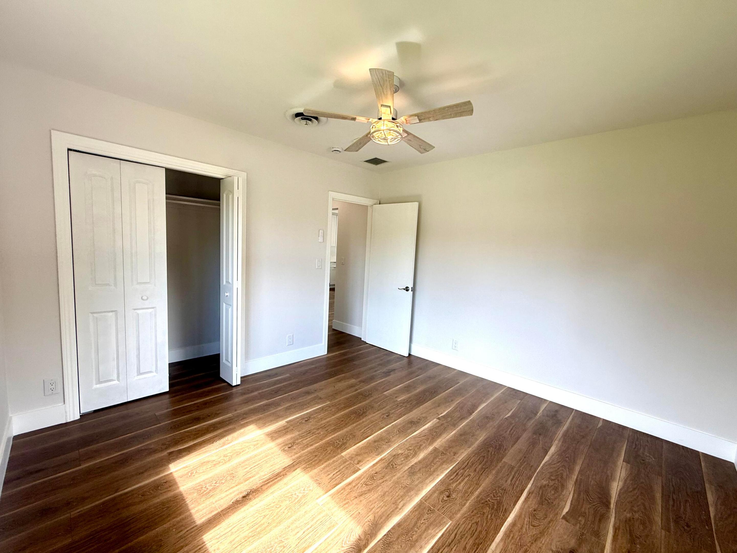 LAKE WORTH TOWN - Residential