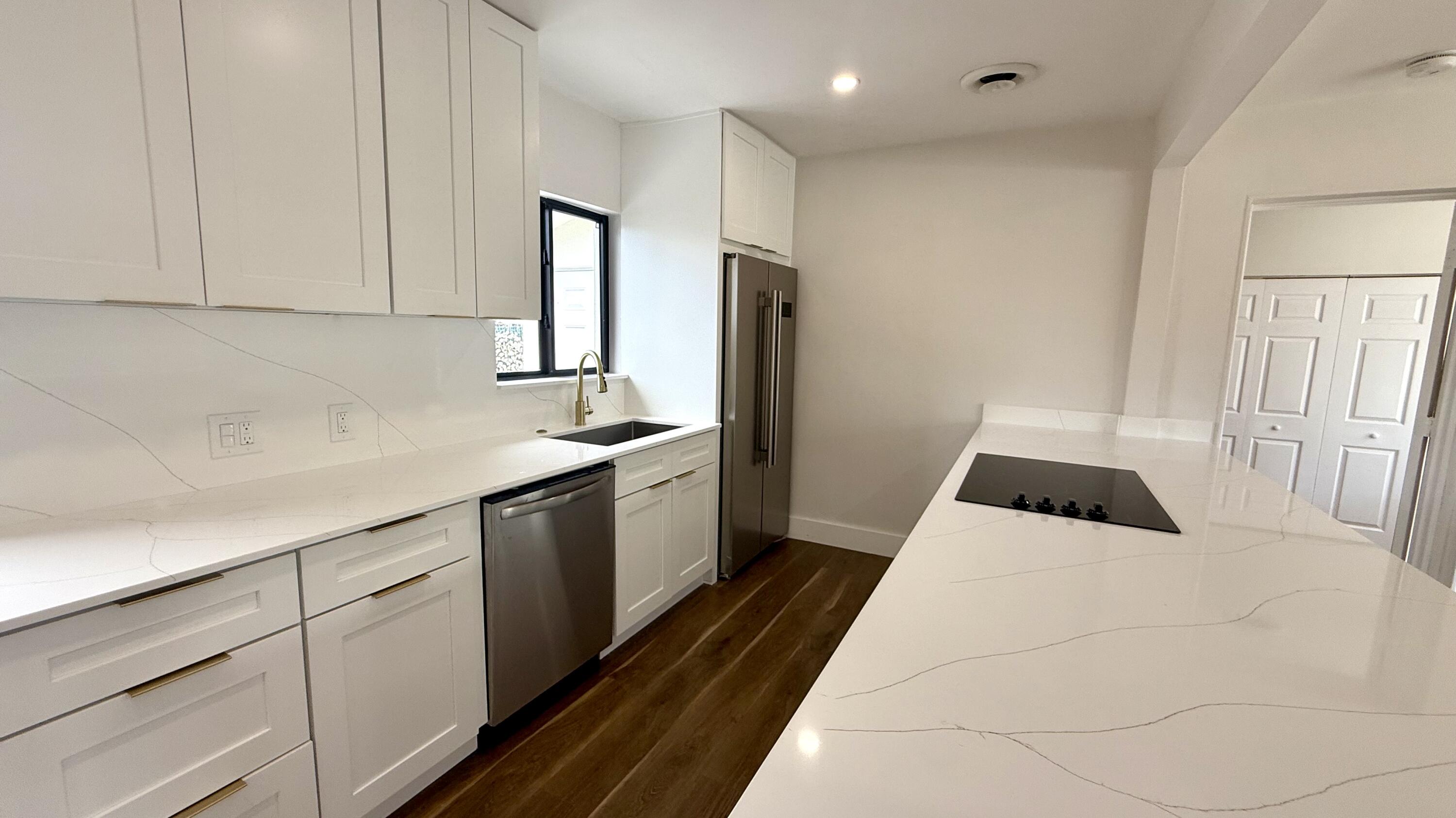 LAKE WORTH TOWN - Residential