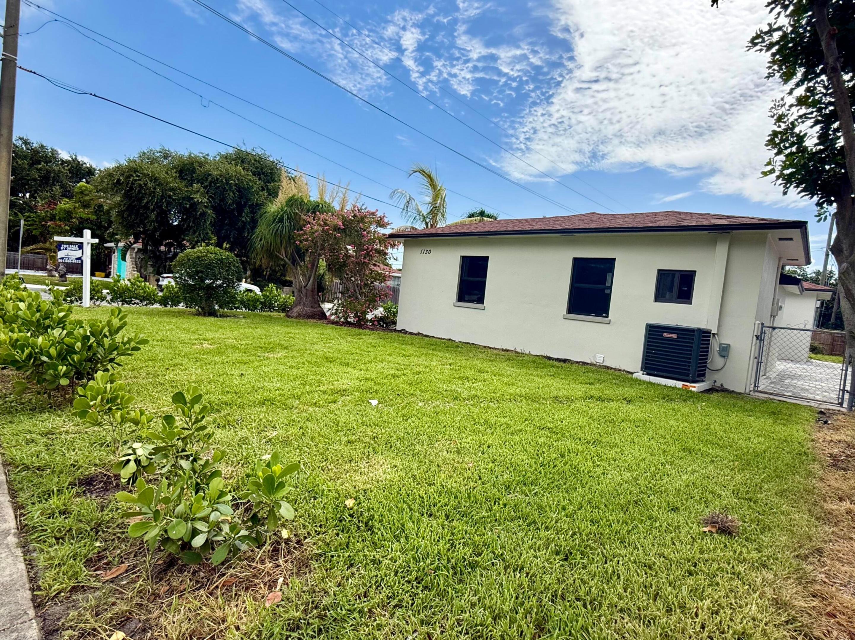 LAKE WORTH TOWN - Residential