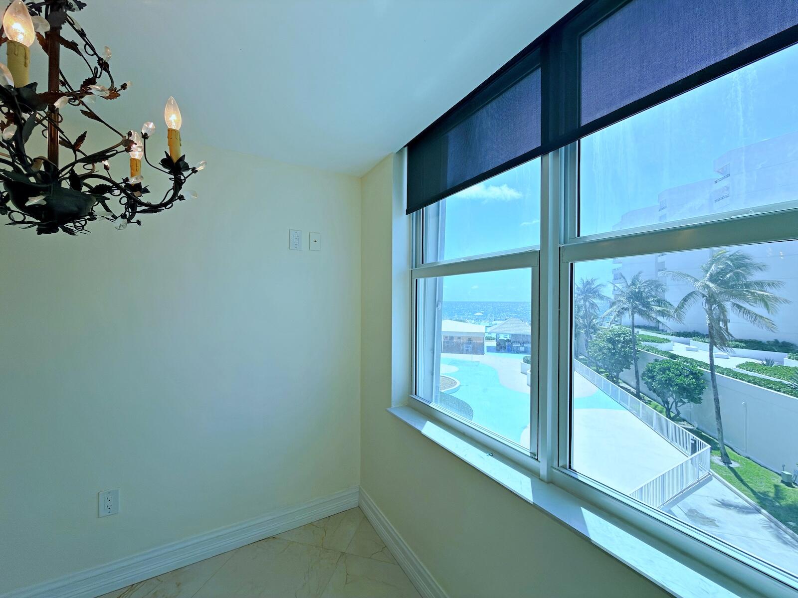 BARCLAY CONDO - Residential