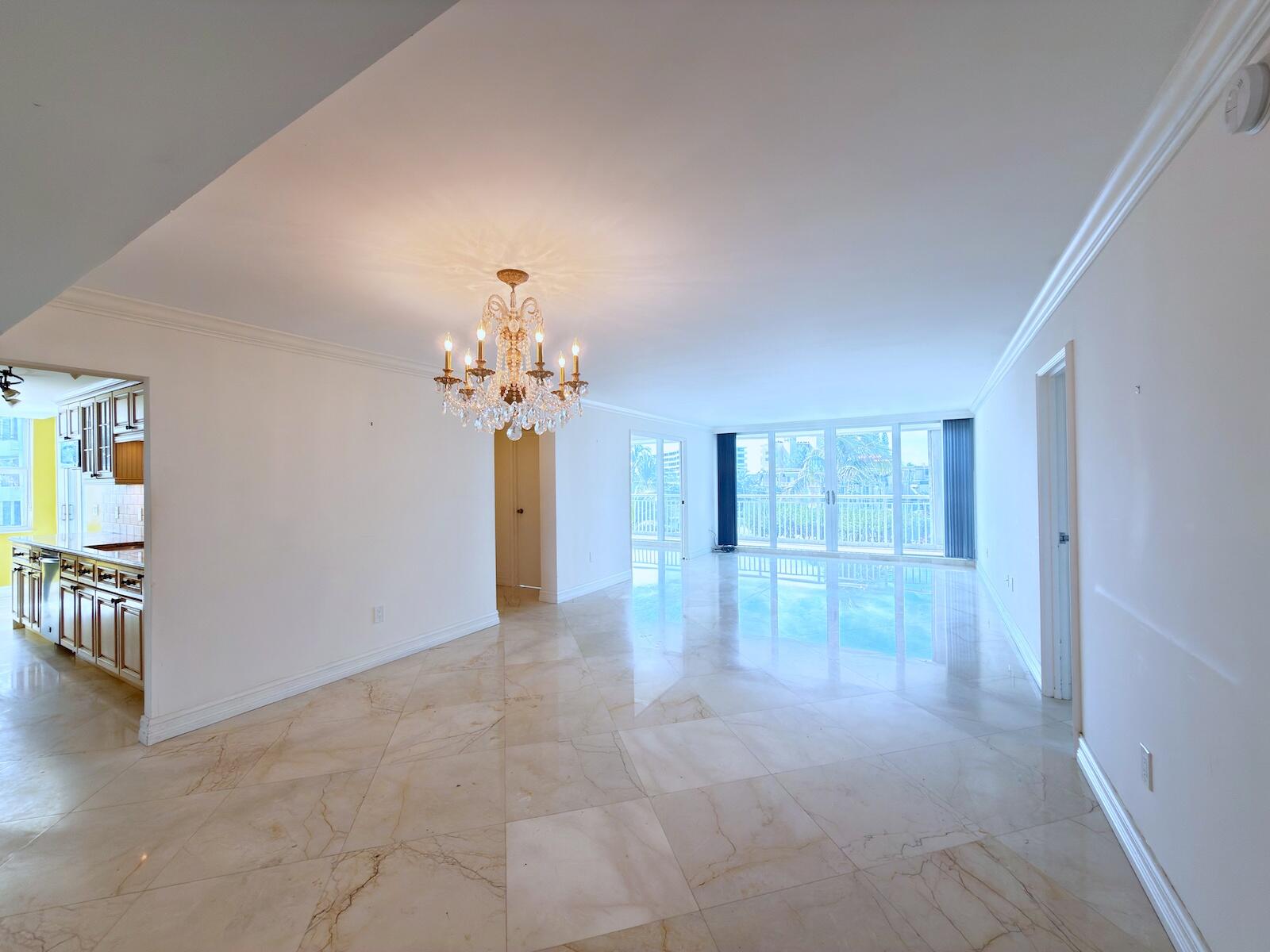 BARCLAY CONDO - Residential