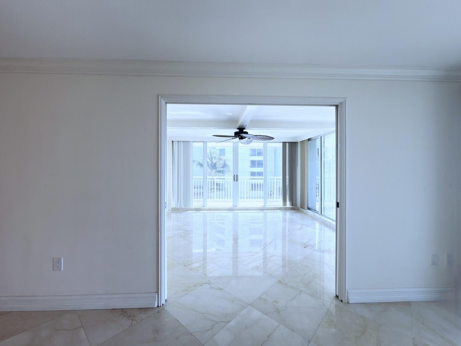 BARCLAY CONDO - Residential