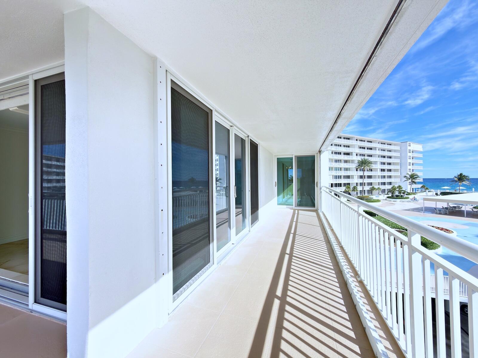 BARCLAY CONDO - Residential