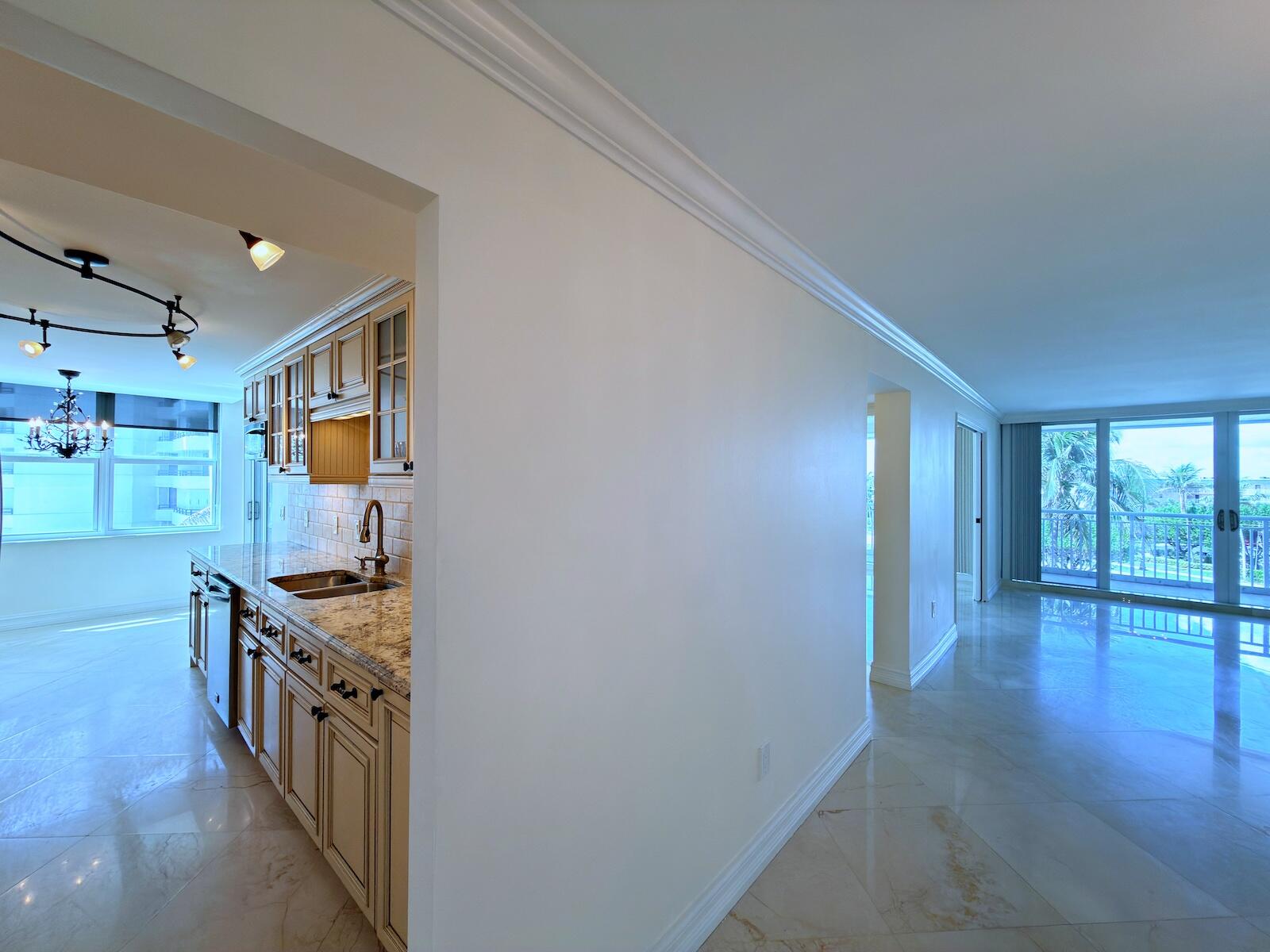 BARCLAY CONDO - Residential