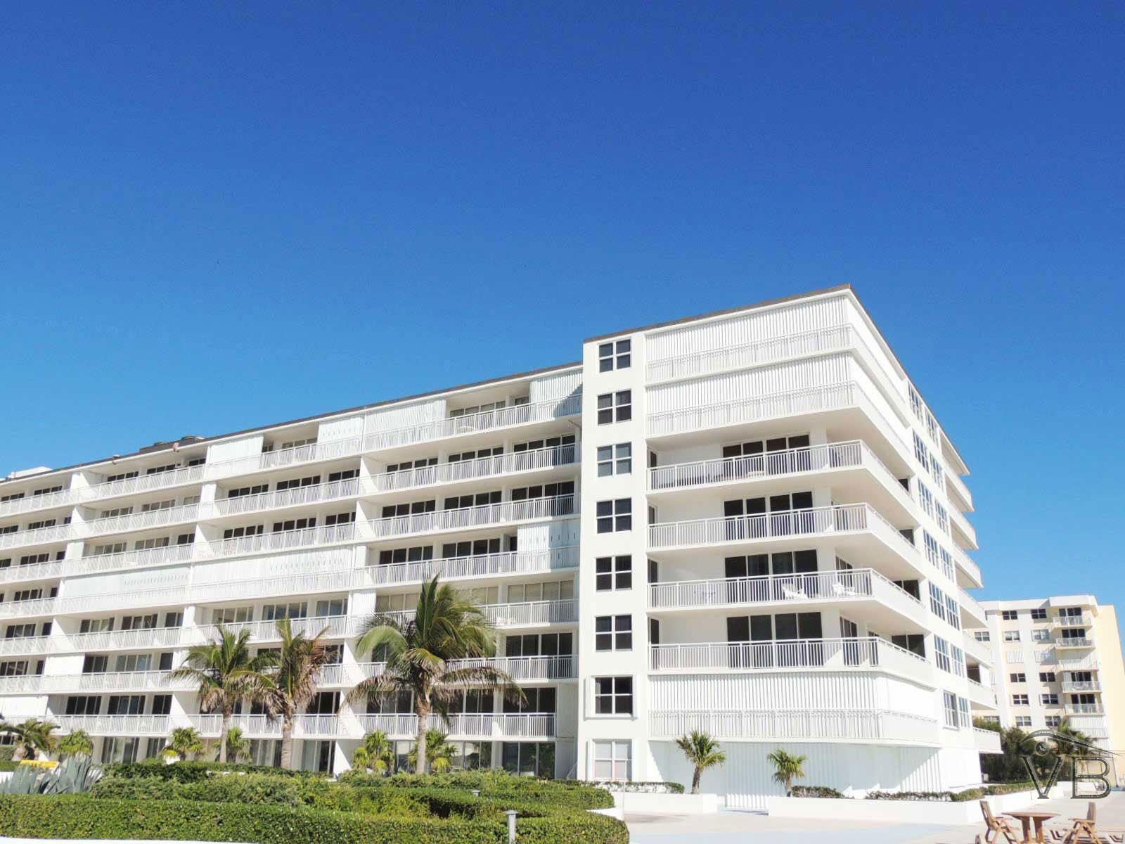 BARCLAY CONDO - Residential
