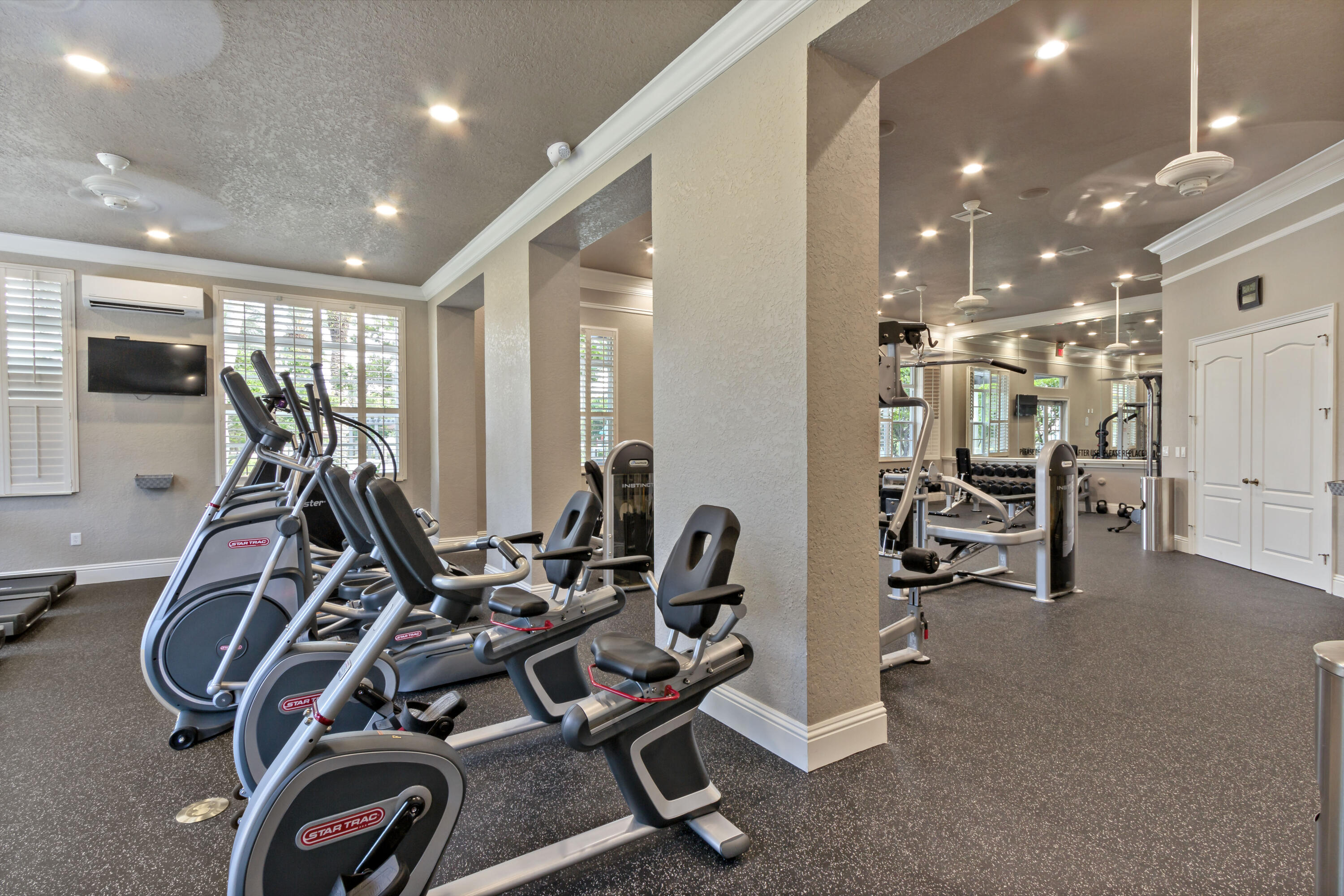 PARKLAND ISLES - Residential