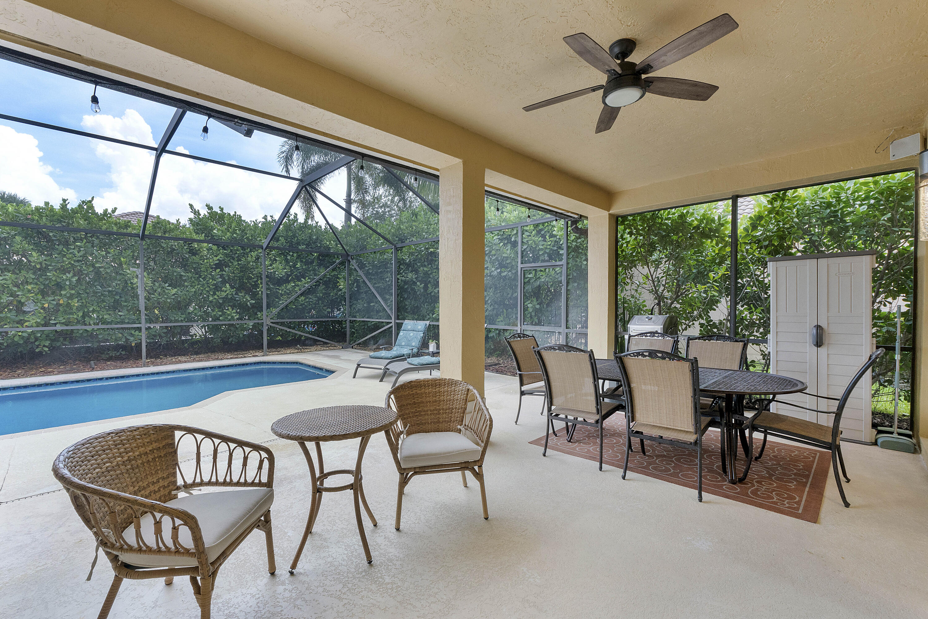 PARKLAND ISLES - Residential